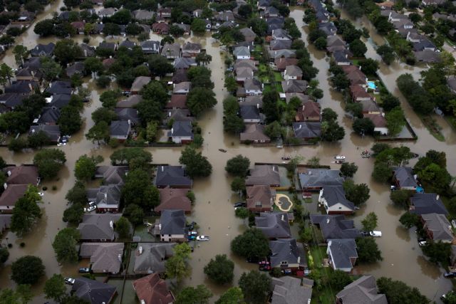 Τραμπ: Οι τυφώνες θα έχουν αντίκτυπο στο ρυθμό ανάπτυξης