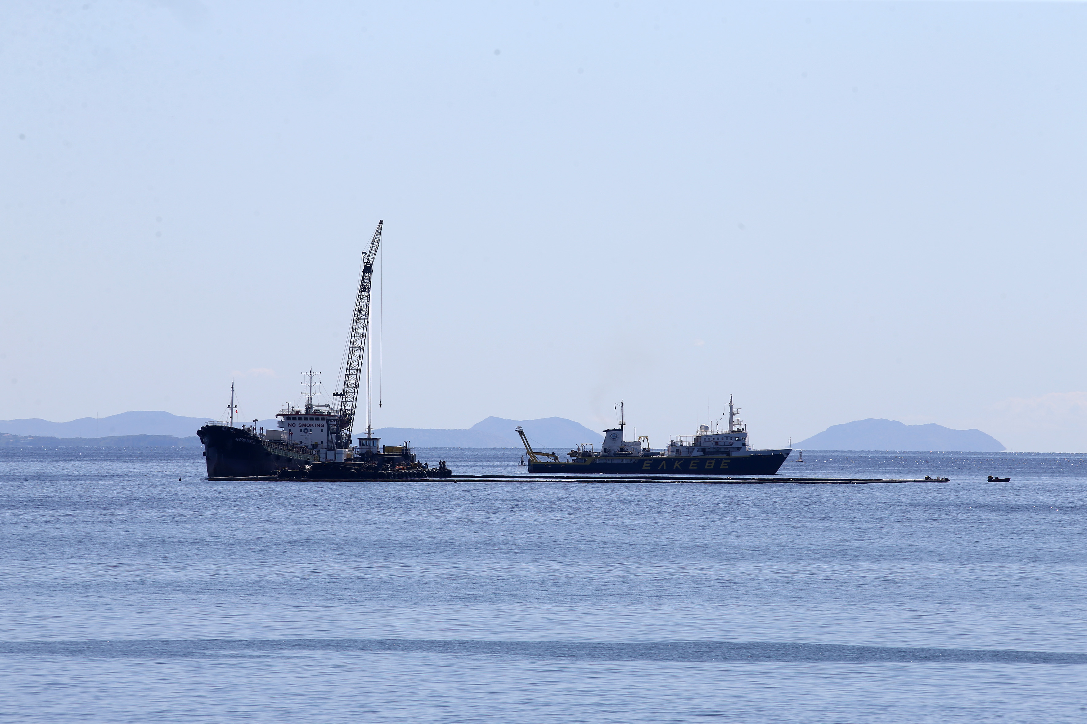 Από το δεξαμενόπλοιο «Siros» η απάντληση πετρελαιοειδών του «Αγ. Ζώνη ΙΙ»