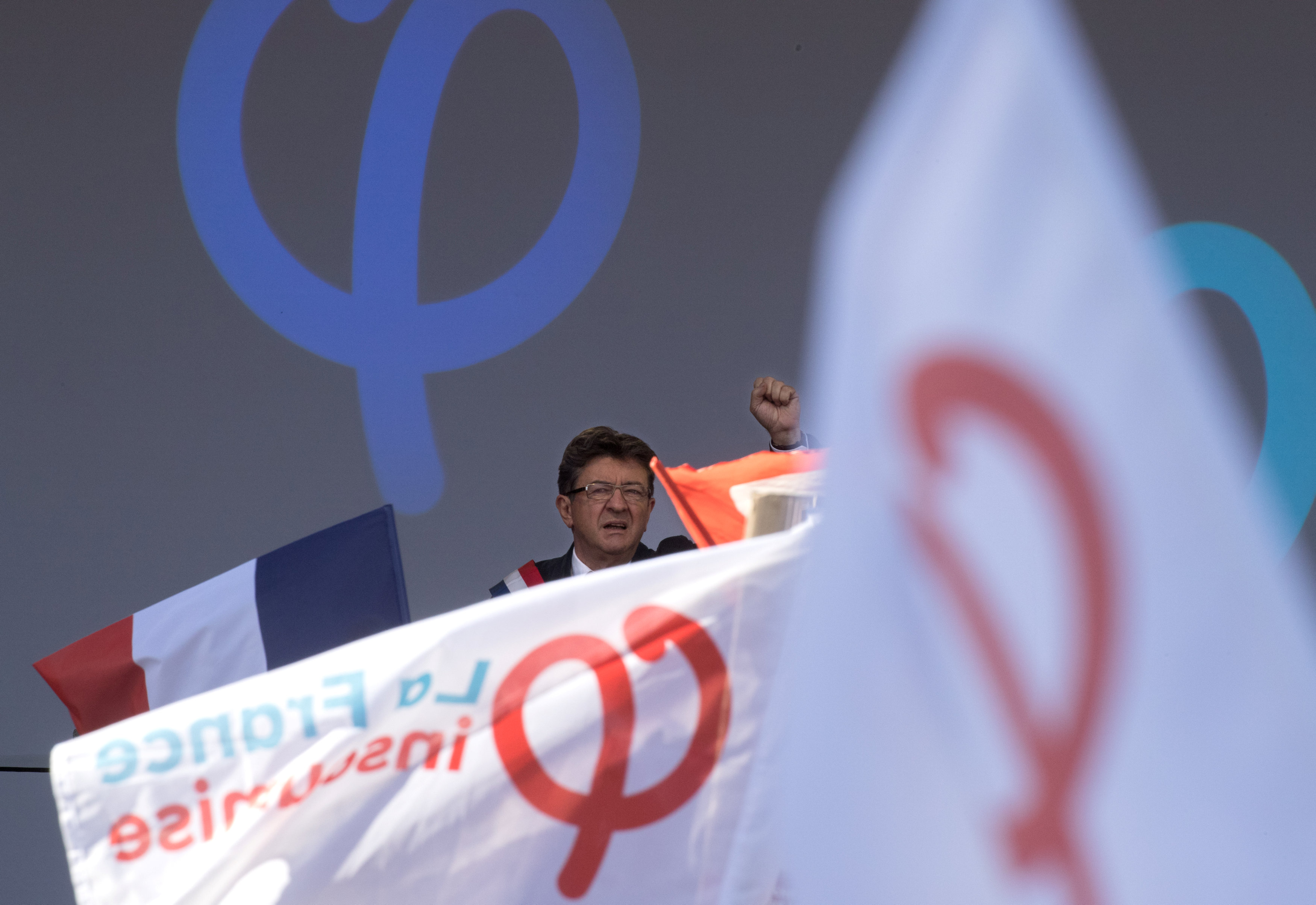 Γαλλία: Ξανά στους δρόμους δεκάδες χιλιάδες διαδηλωτές για τα εργασιακά