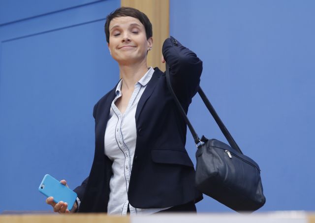 Εκτός Κοινοβουλευτικής Ομάδας έθεσε εαυτόν η συμπρόεδρος του AfD