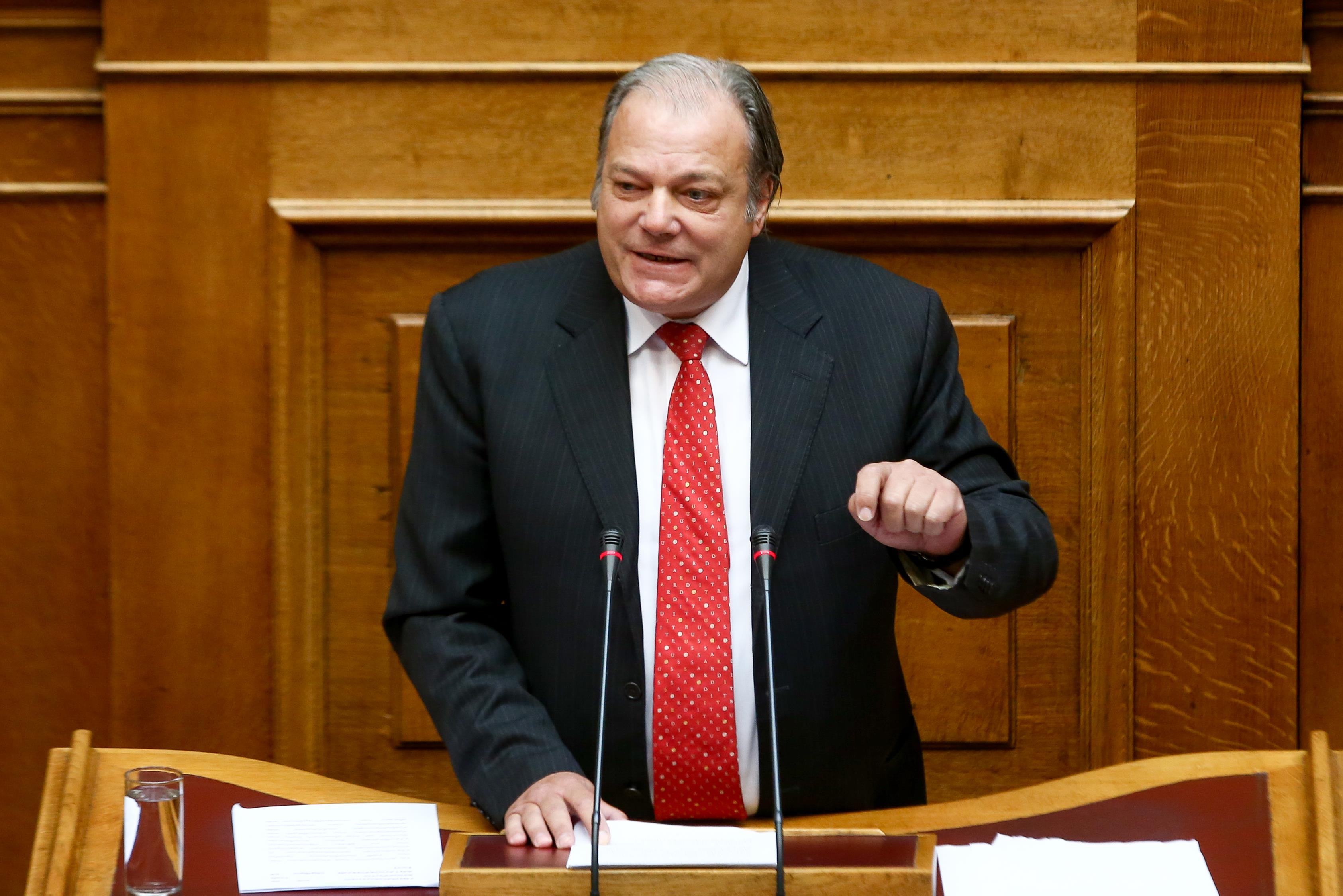 Προτιμά να παραιτηθεί παρά να ψηφίσει την αλλαγή φύλλου ο Κατσίκης