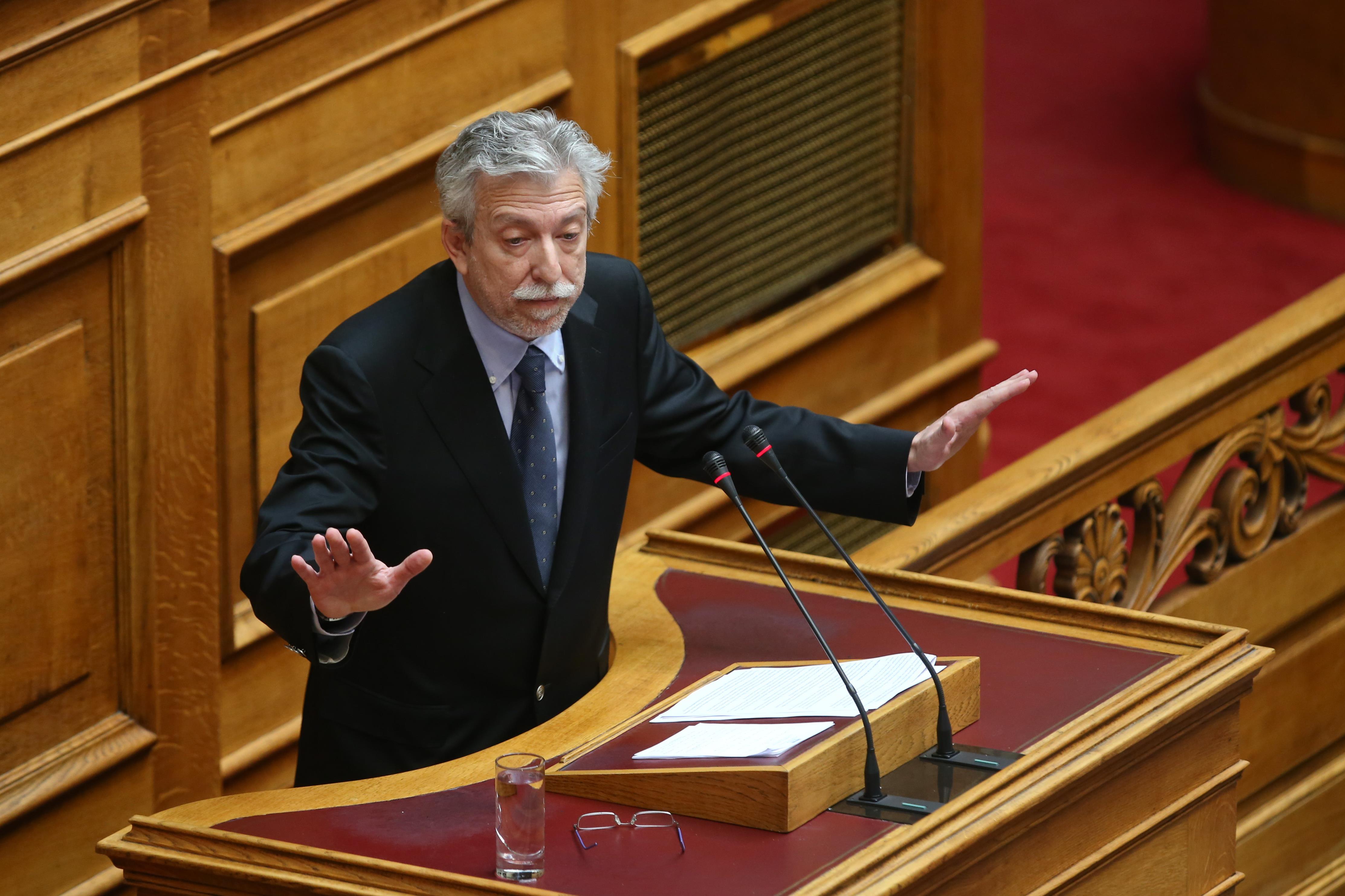 Κοντονής: Δικαίωμα -υπό όρους- νομικής αναγνώρισης φύλου από τα 15 έτη