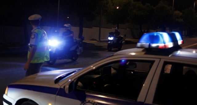 Ενοπλοι άρπαξαν υπηρεσιακό όχημα της ασφάλειας από αστυνομικό στο Παλαιό Φάληρο
