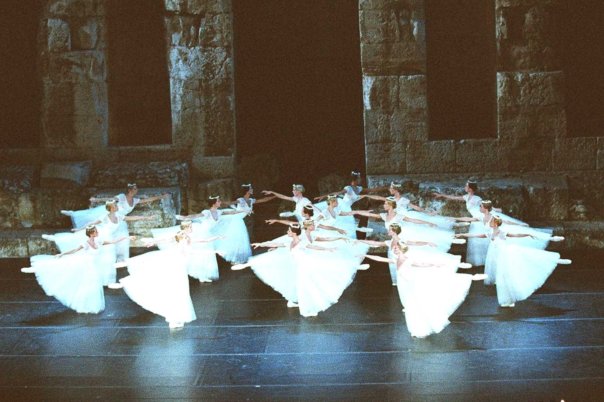 Επετειακή παράσταση-αφιέρωμα στον Μιχαήλ Λαβρόφσκι από τα μπαλέτα Μπολσόι