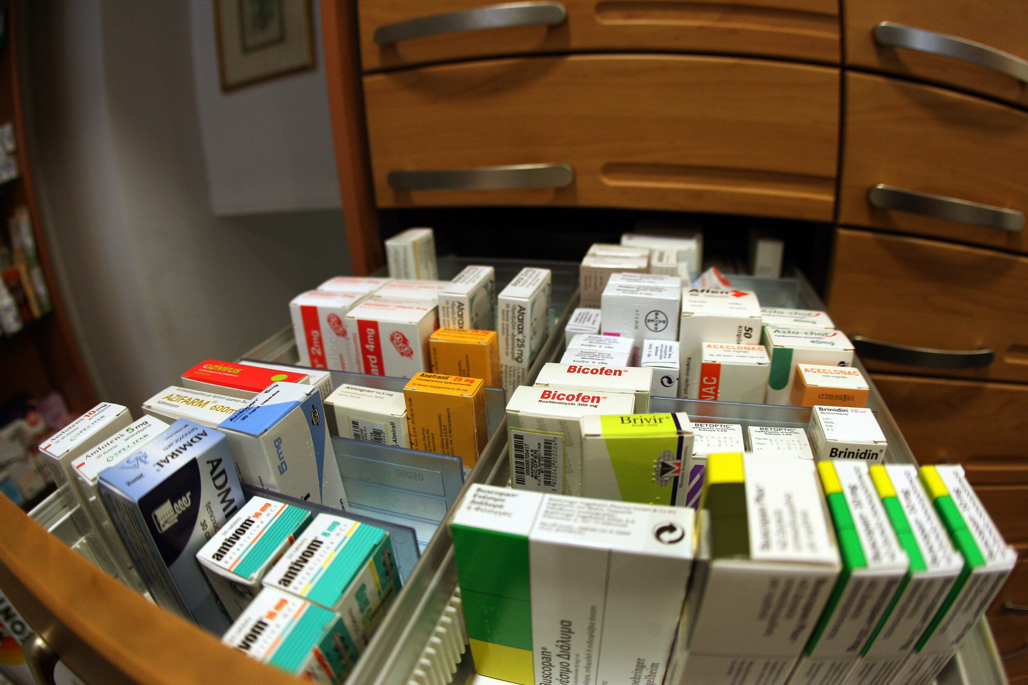 Ευγενίδης: Απολύτως ασφαλή τα φάρμακα που διατίθενται από τα φαρμακεία