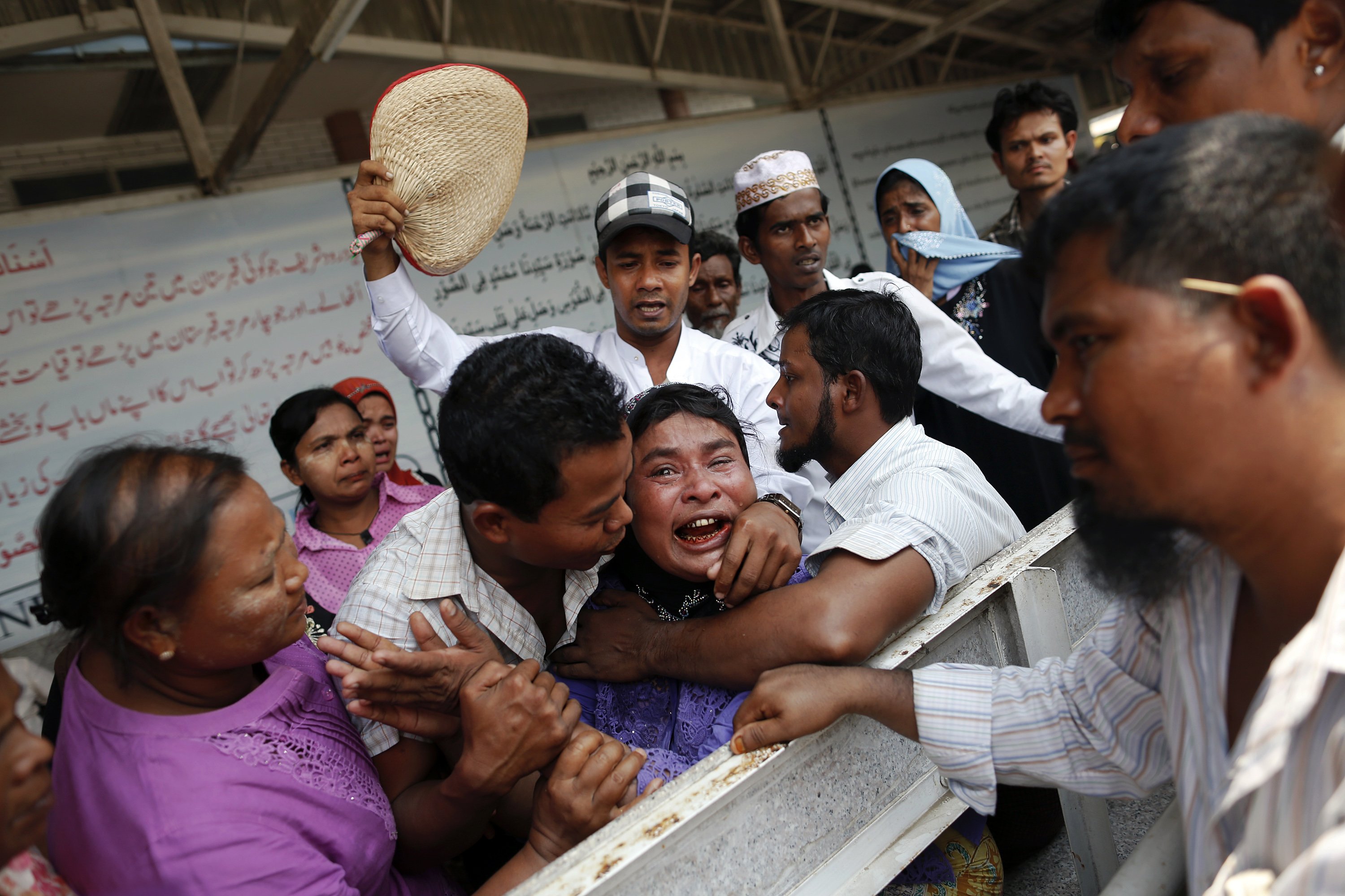 OHE καλεί Μιανμάρ να σταματήσει η βία κατά των μουσουλμάνων Ροχίνγκια