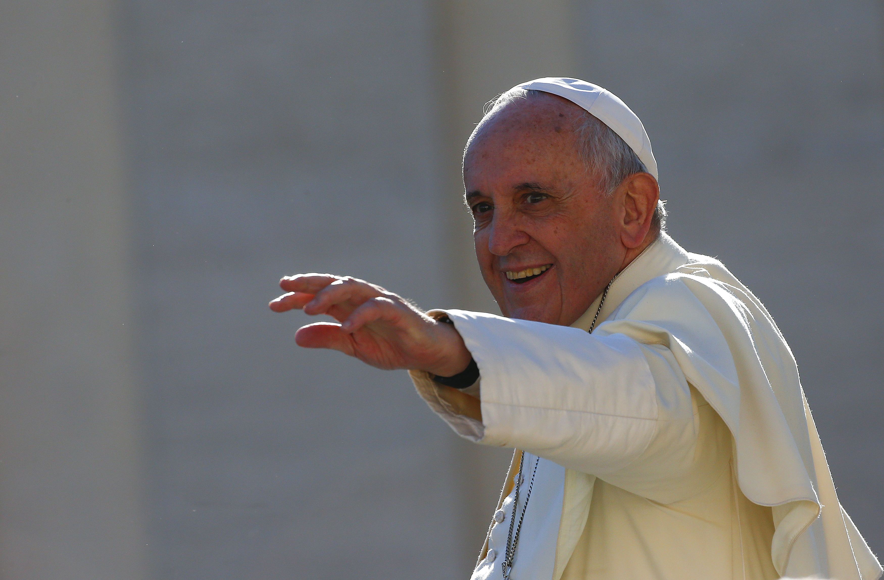 Πάπας προς διαδικτυακές εταιρείες: Διαθέστε τα κέρδη σας για να σώσετε τα παιδιά