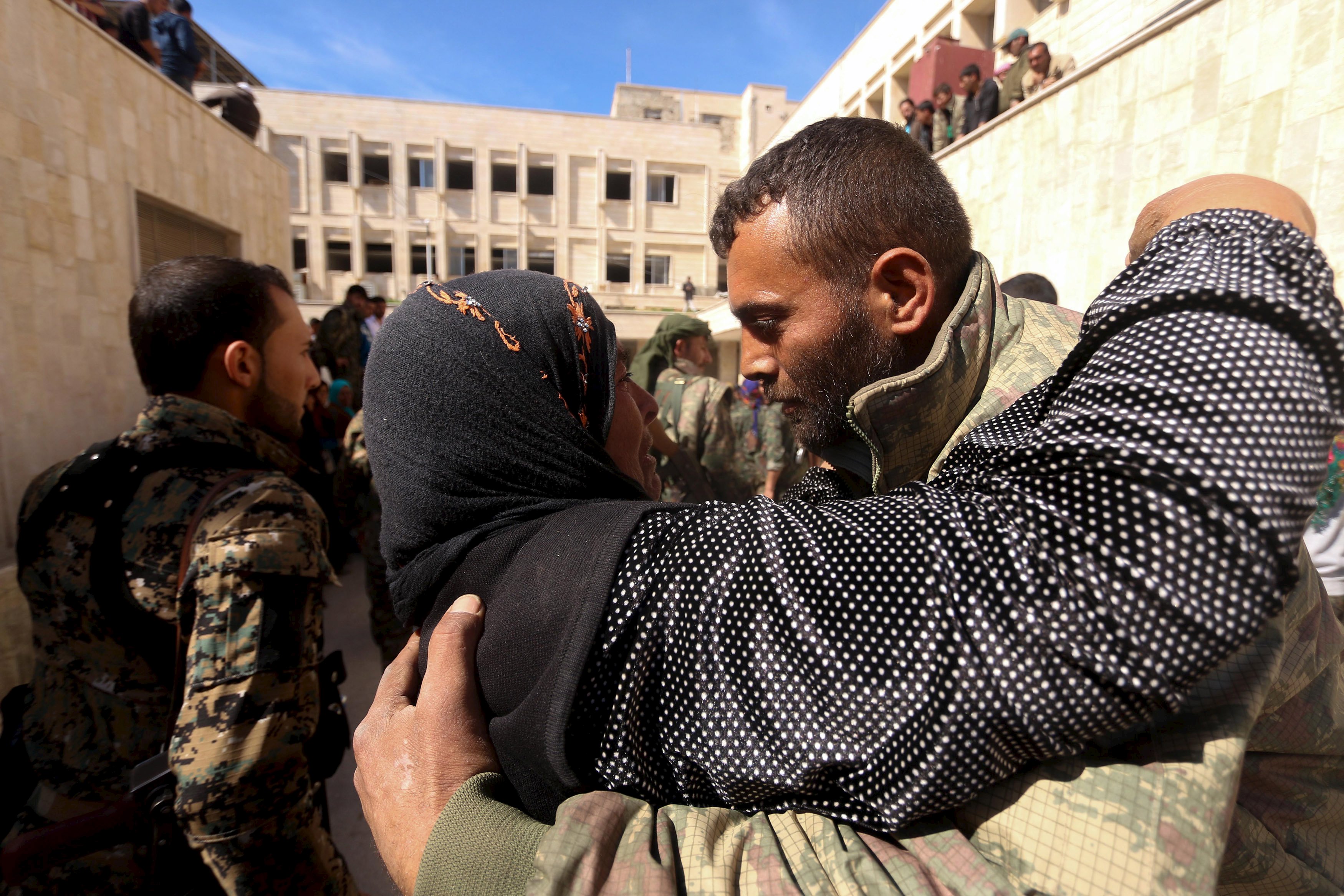 Μαχητές της YPG: Χάρη στον Οτσαλάν νικήσαμε την ISIS στη Ράκα