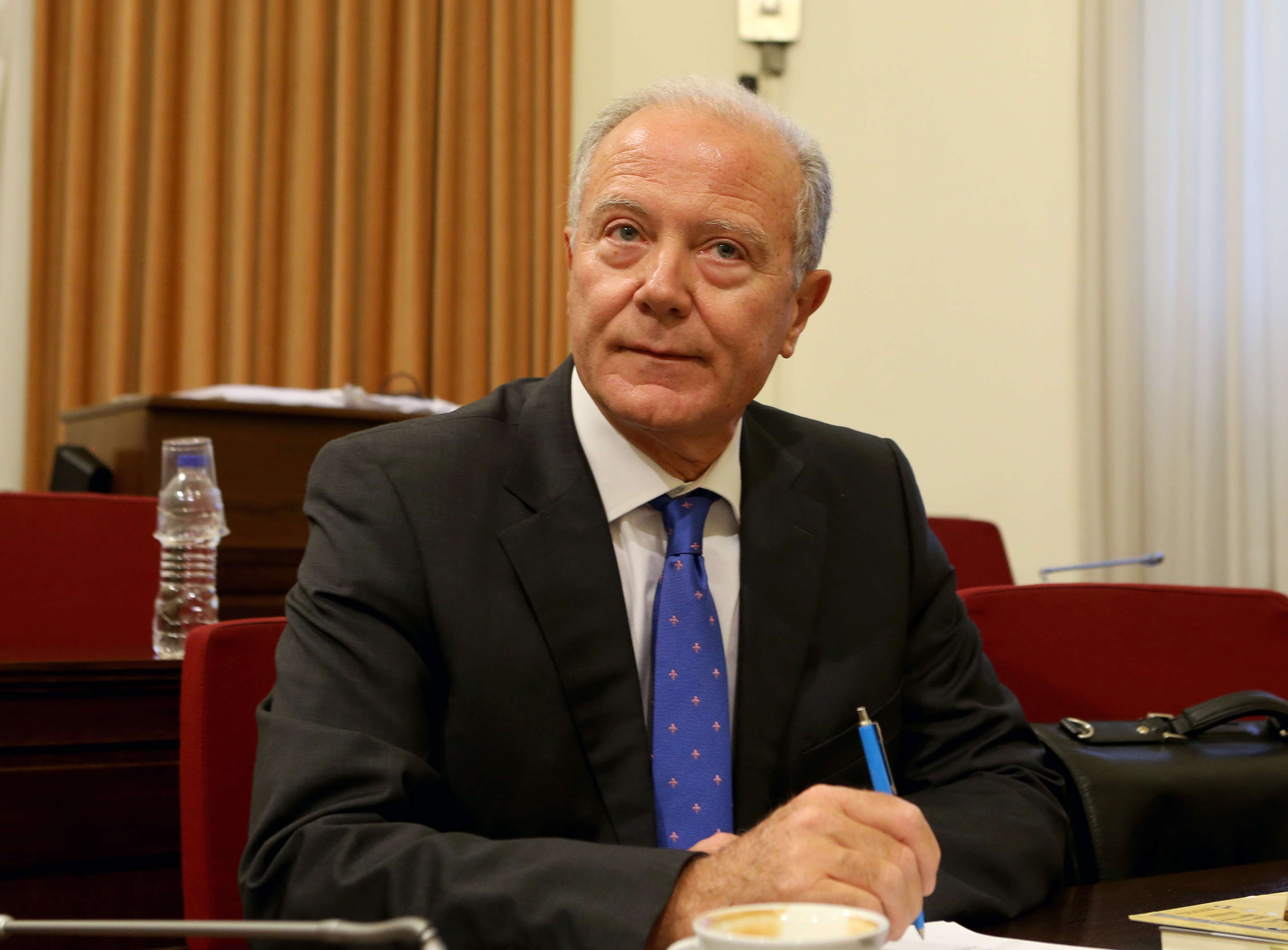 Προβόπουλος: Μια καταχρεωμένη χώρα δεν μπορεί να μοιράζει ανύπαρκτο πλεόνασμα