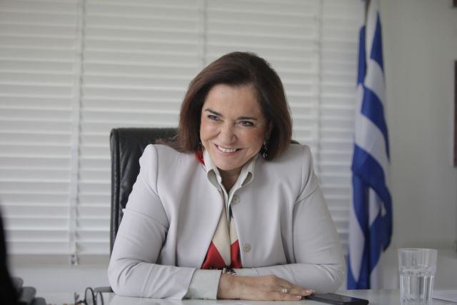 Επίκαιρη ερώτηση της Ντόρας Μπακογιάννη για τις στρατηγικές επενδύσεις