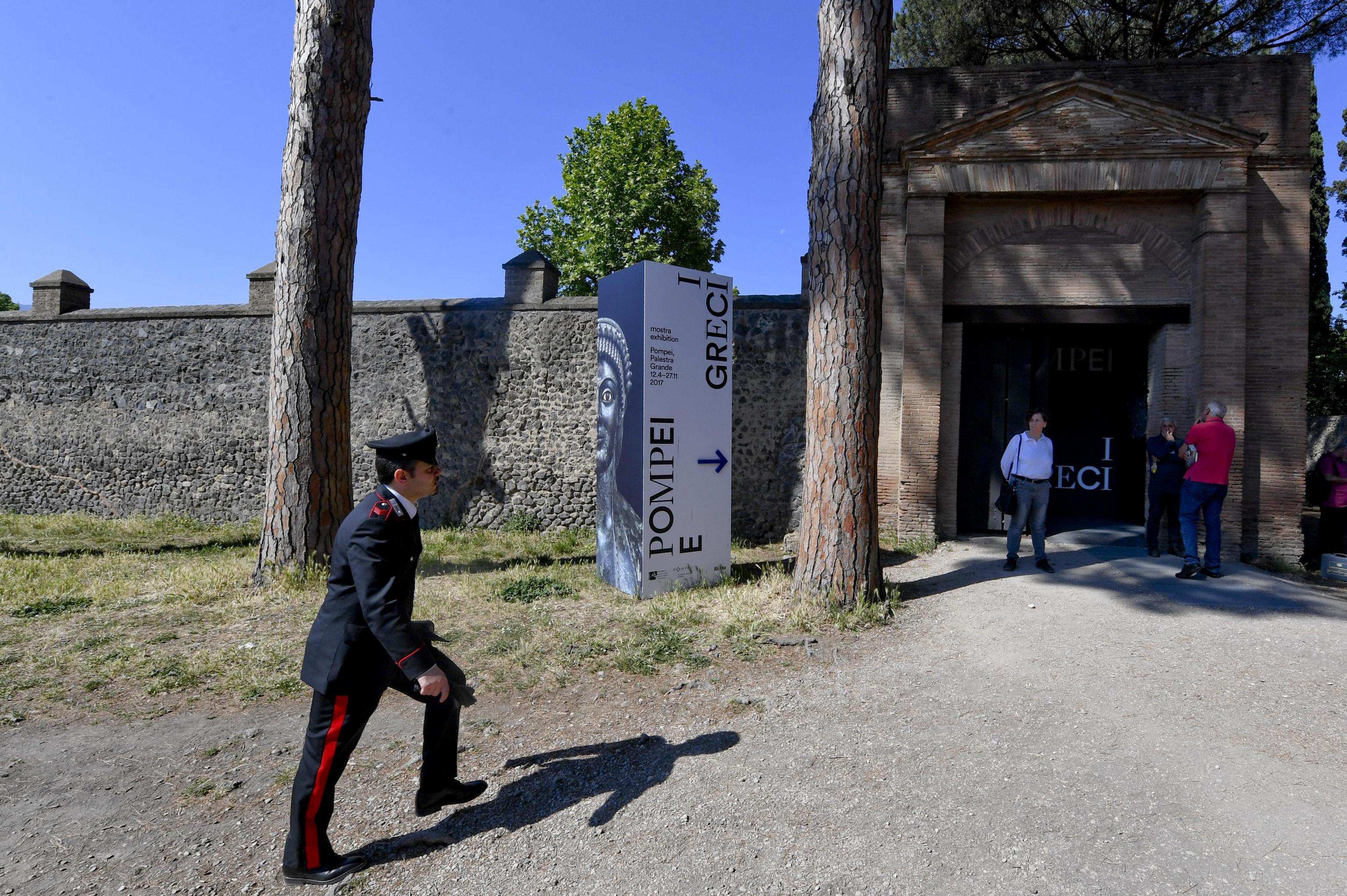 Φλωρεντία: Nεκρός τουρίστας λόγω αποκόλλησης κίονα από εκκλησία
