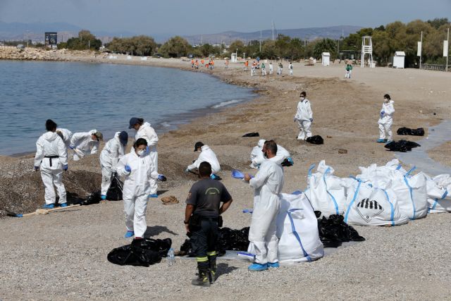 Σταδιακή ολοκλήρωση των εργασιών καθαρισμού των ακτών του Σαρωνικού