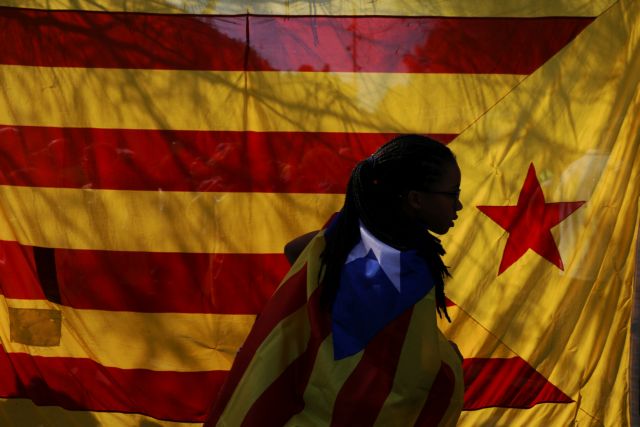 Καταλονία: Το 90% υπέρ της ανεξαρτησίας εν μέσω σκληρής καταστολής με εκατοντάδες τραυματίες