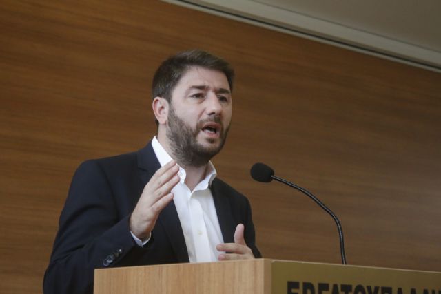 Ανδρουλάκης: Ο σημερινός δικομματισμός ΣΥΡΙΖΑ-ΝΔ δεν βοηθά τη χώρα