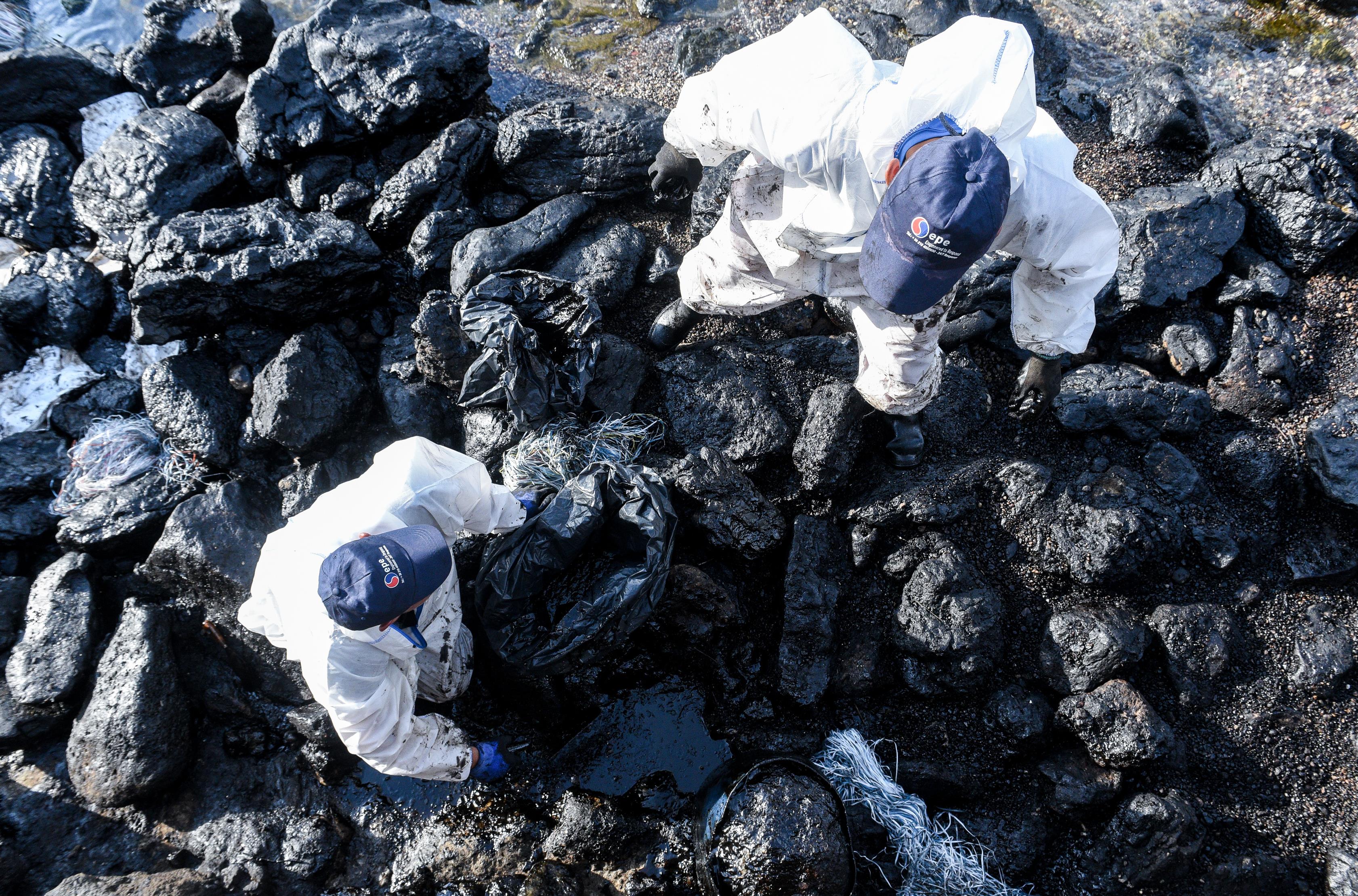 Βελτιωμένη η εικόνα στον Σαρωνικό μετά τη βύθιση του «Αγία Ζώνη ΙΙ»