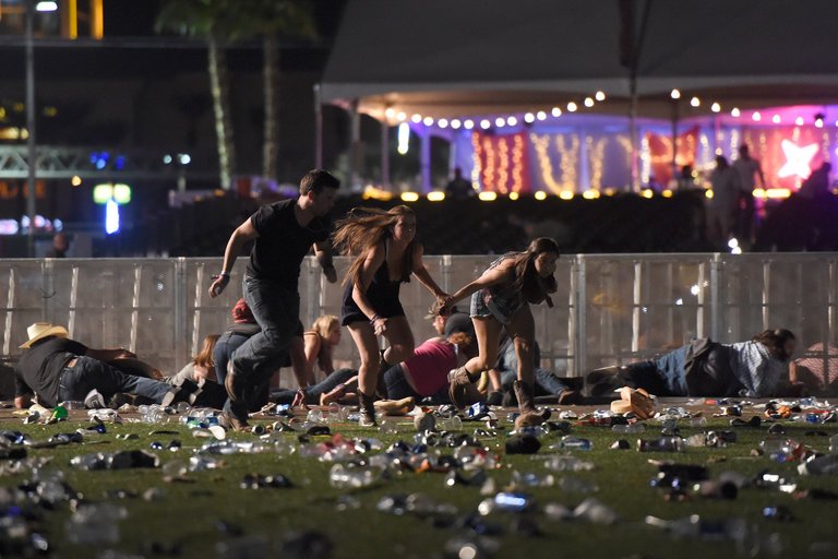 Μακελειό σε καζίνο στο Λας Βέγκας: 50 νεκροί και 200 τραυματίες [Live]