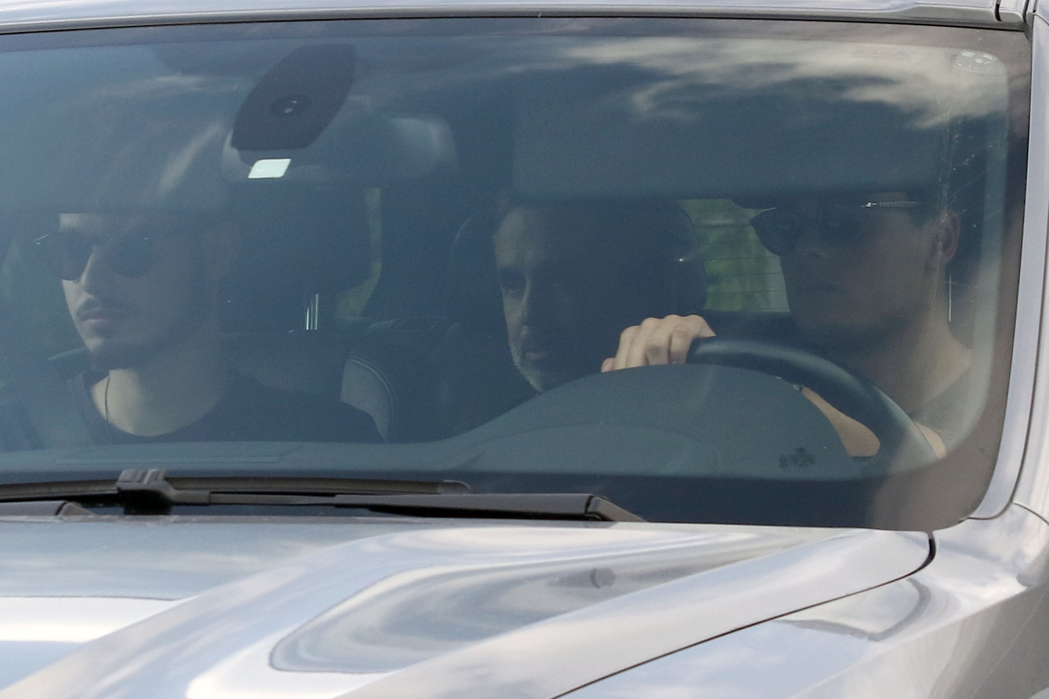 Επέστρεψε στη δουλειά ο Λεμπιδάκης, αναζητούνται οι υπόλοιποι δράστες