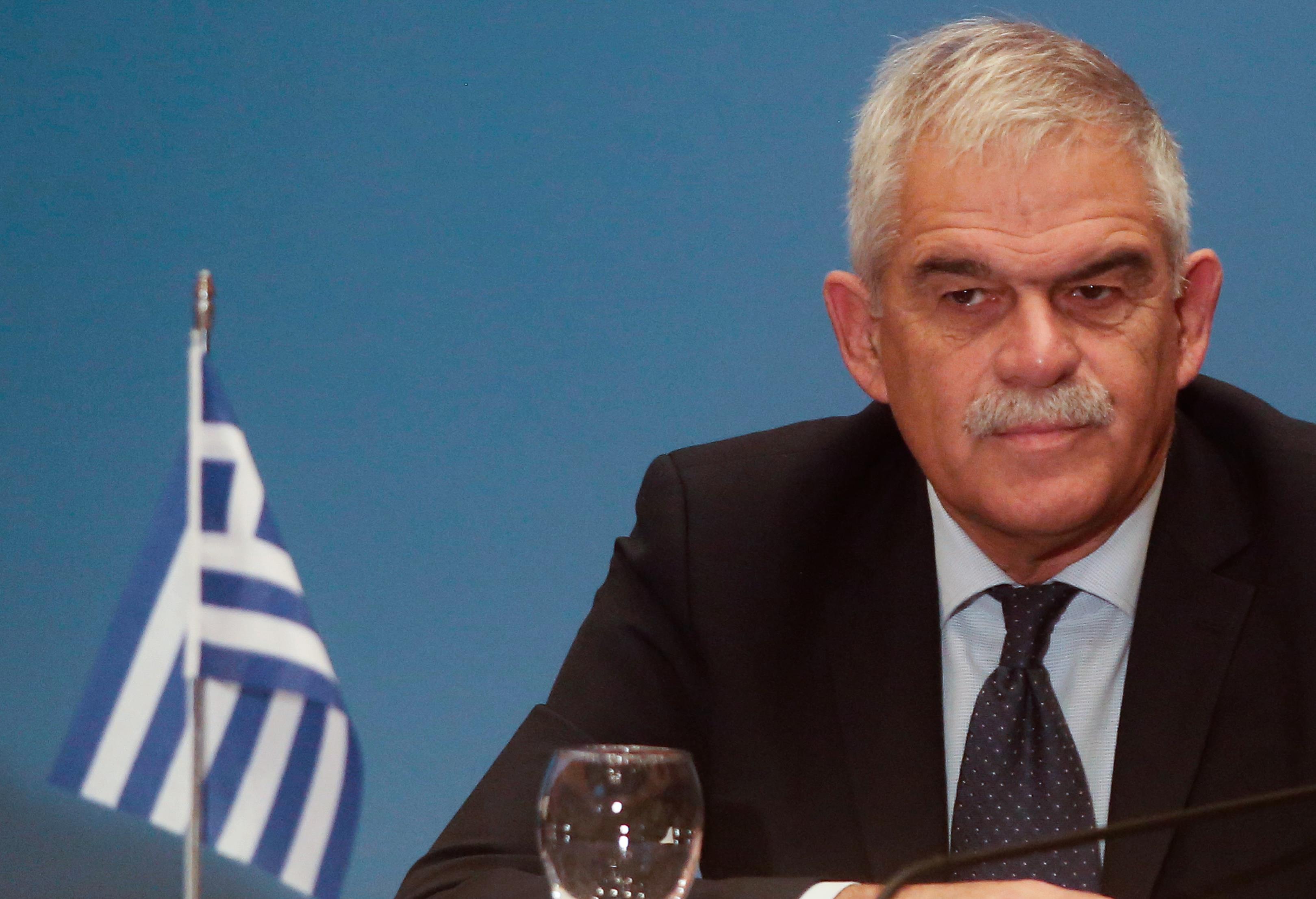 «Ουδεμία ανοχή σε φασίζουσες πρακτικές» είπε ο Τόσκας στο θύμα της ρατσιστικής επίθεσης