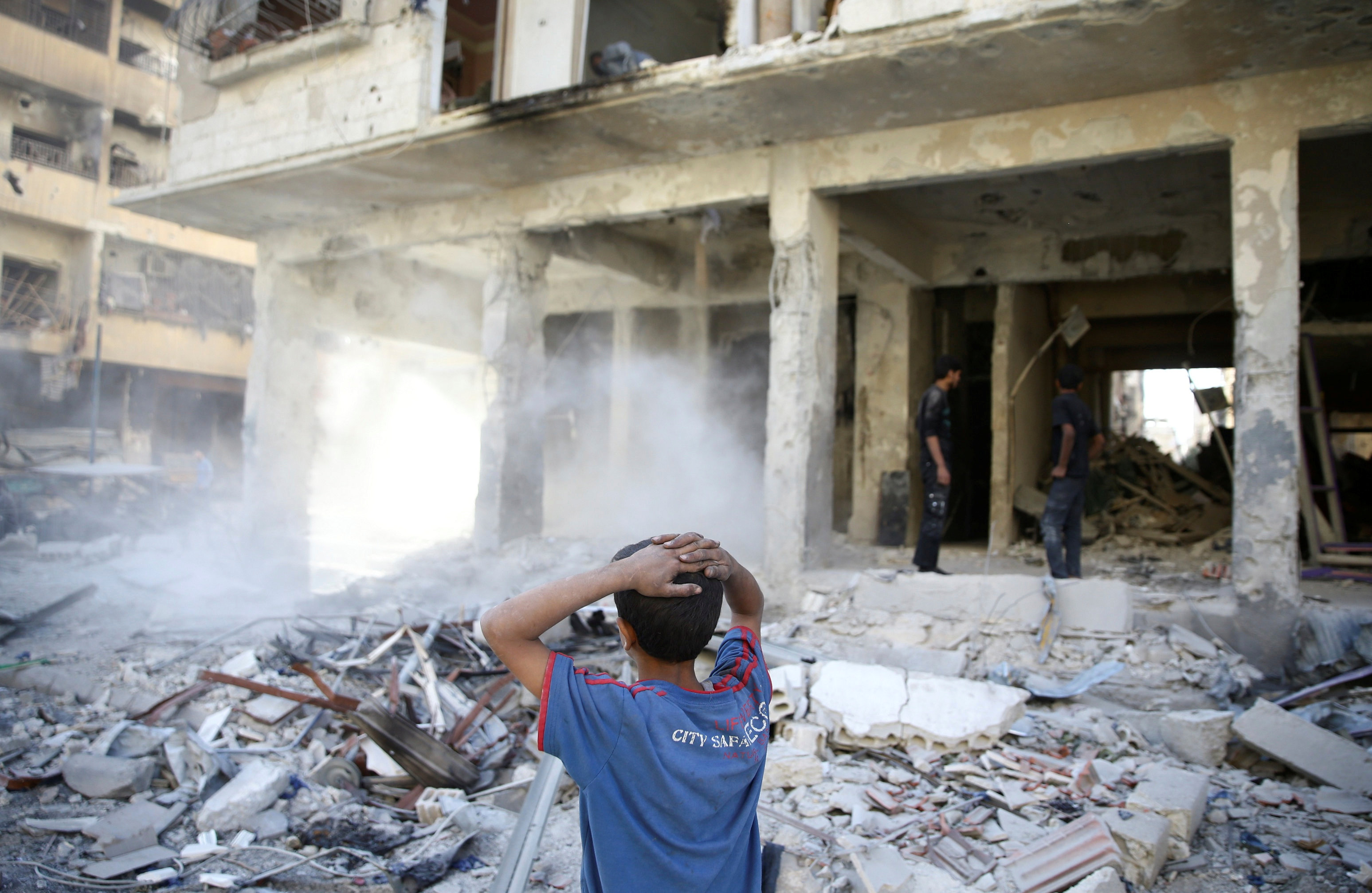 Συρία: Τουλάχιστον 13 άμαχοι νεκροί από αεροπορικές επιδρομές