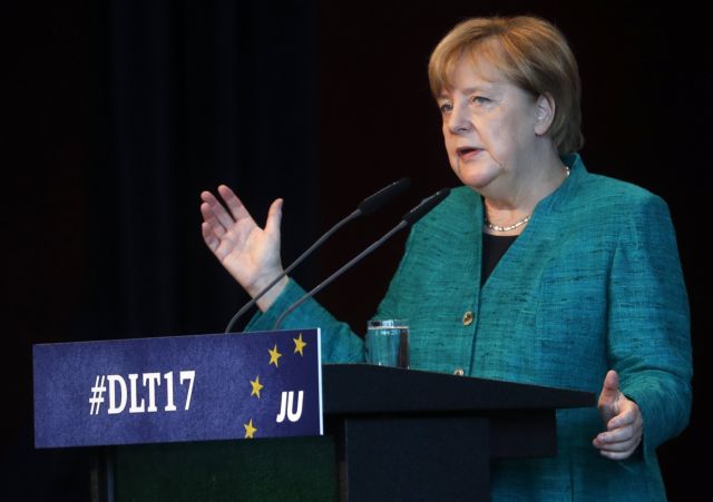 Συμφωνία Μέρκελ και Χριστιανοκοινωνιστών για το προσφυγικό
