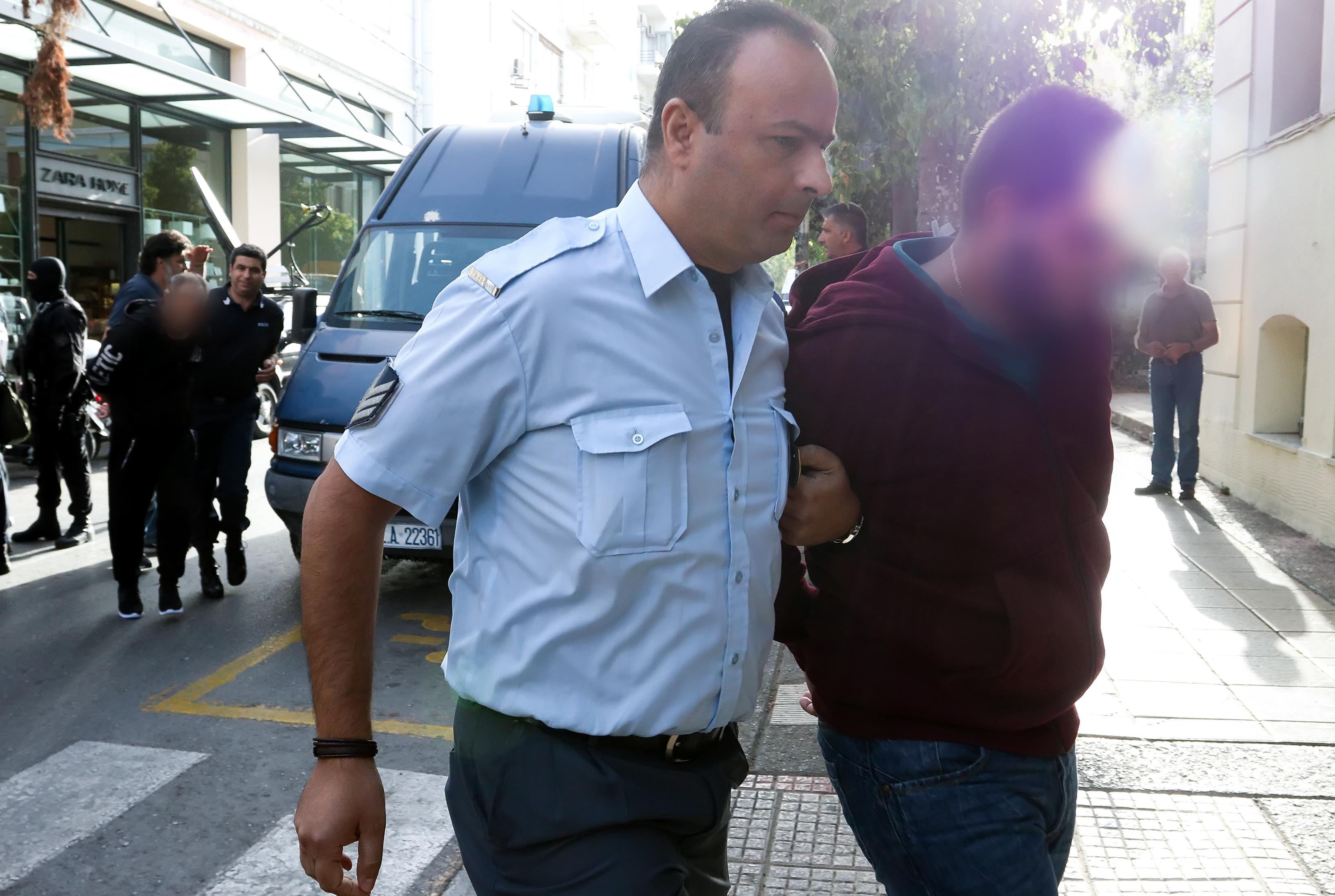 Υπόθεση Λεμπιδάκης: Η ΕΛ.ΑΣ δημοσιοποιεί στοιχεία και φωτογραφίες των συλληφθέντων