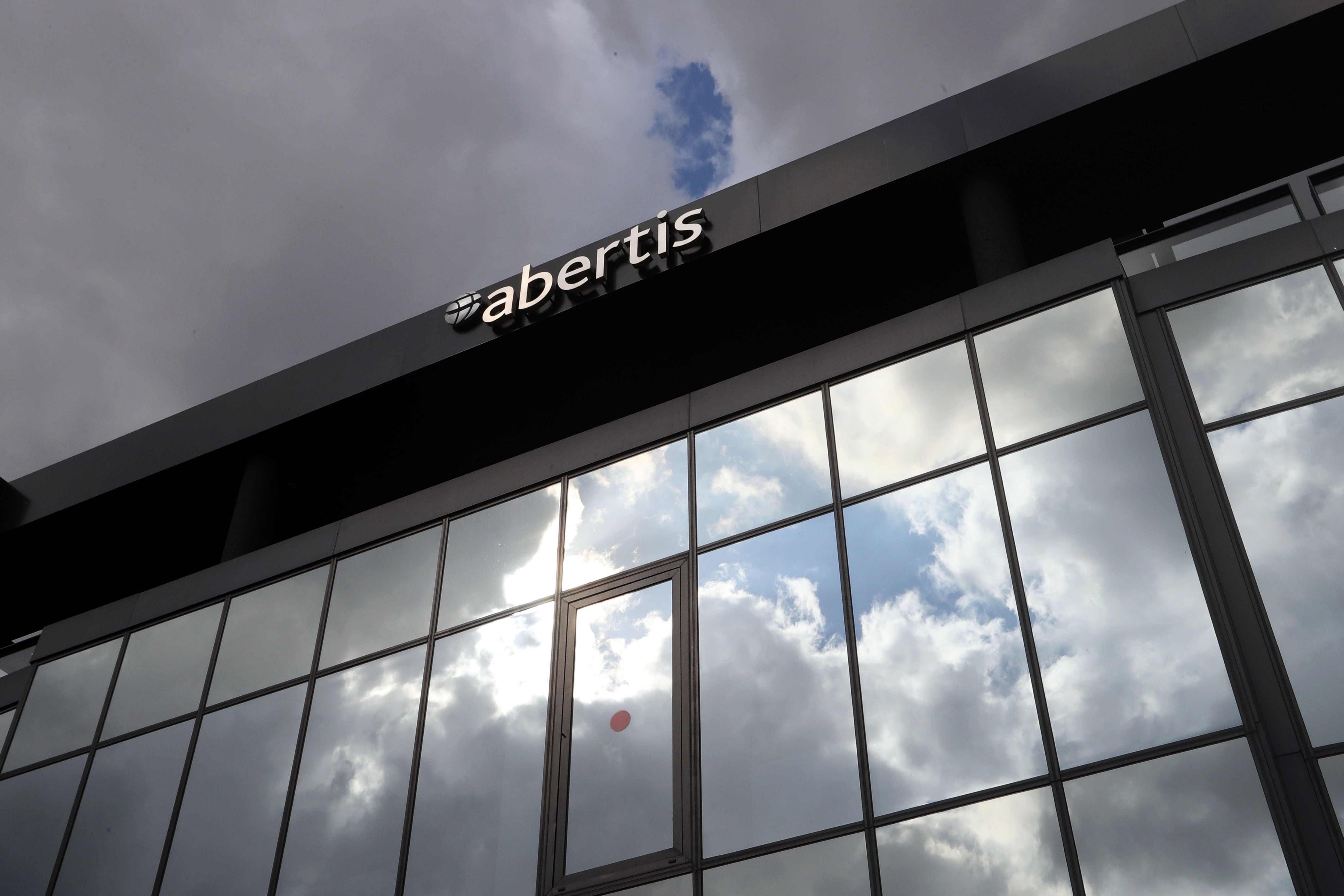 Η κατασκευαστική Abertis απομακρύνει την έδρα της από την Καταλονία