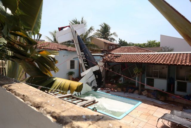 Αεροπλάνο έπεσε σε κήπο στη Βραζιλία [βίντεο]