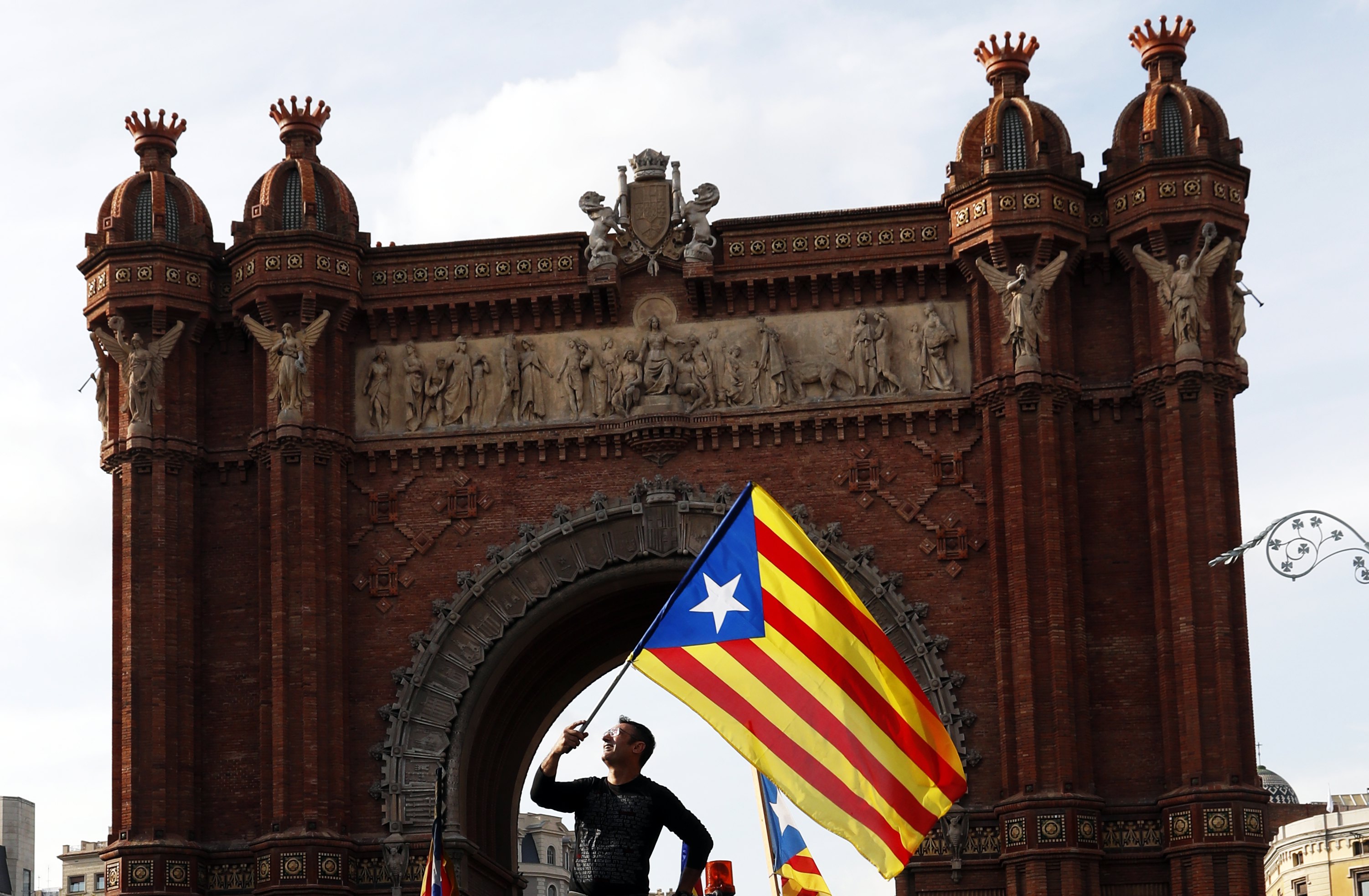 Η Καταλονία αποφασίζει για την ανεξαρτησία της και η Ευρώπη αγωνιά
