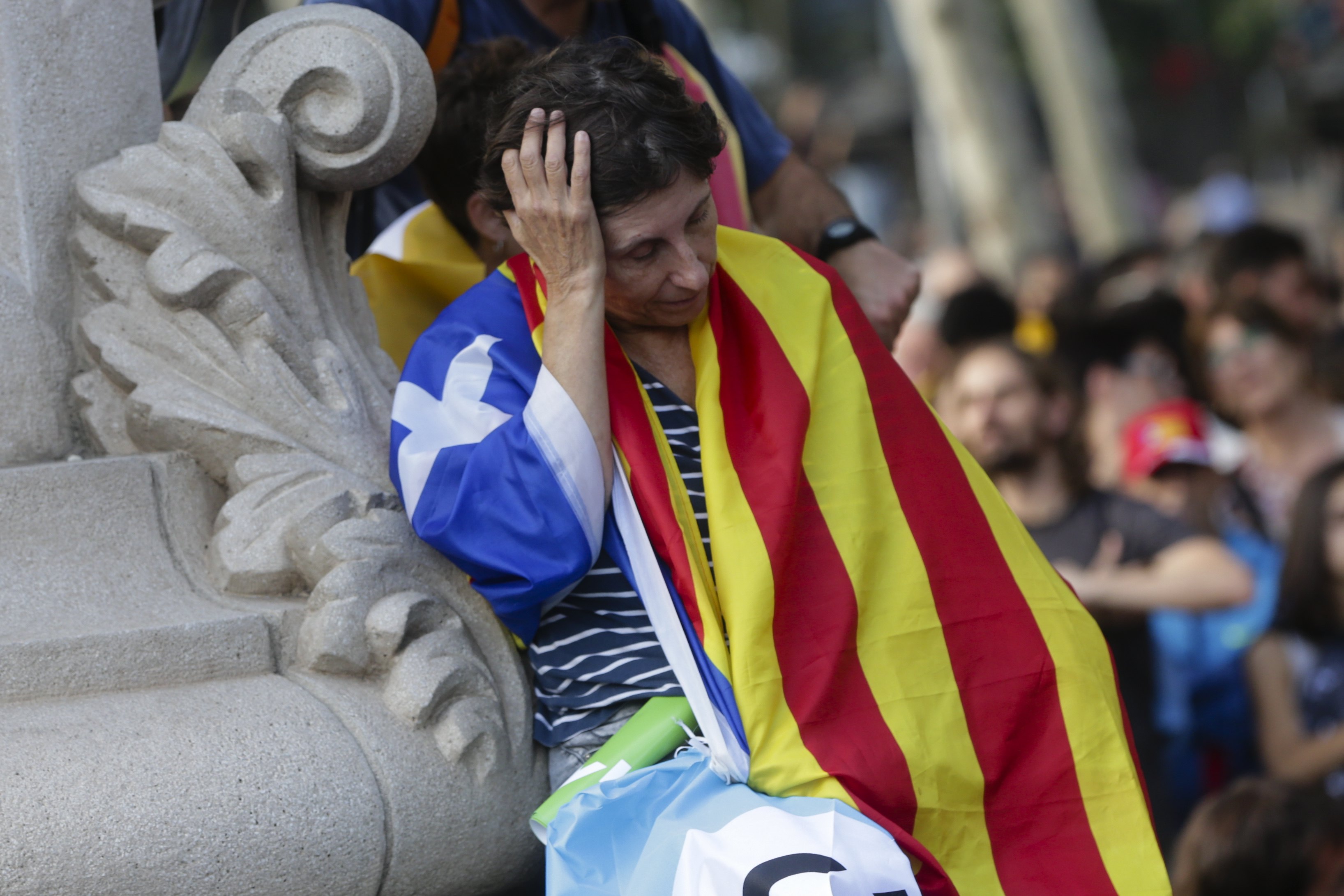 Κρίσιμες ώρες για την Καταλονία – Προκηρύξτε εκλογές διαμηνύει η Ισπανία
