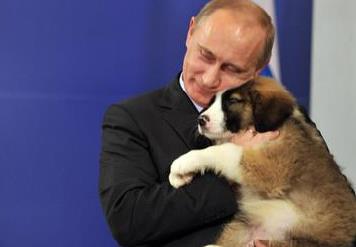 Ένα «πιστό» κουτάβι για τον πρόεδρο Πούτιν