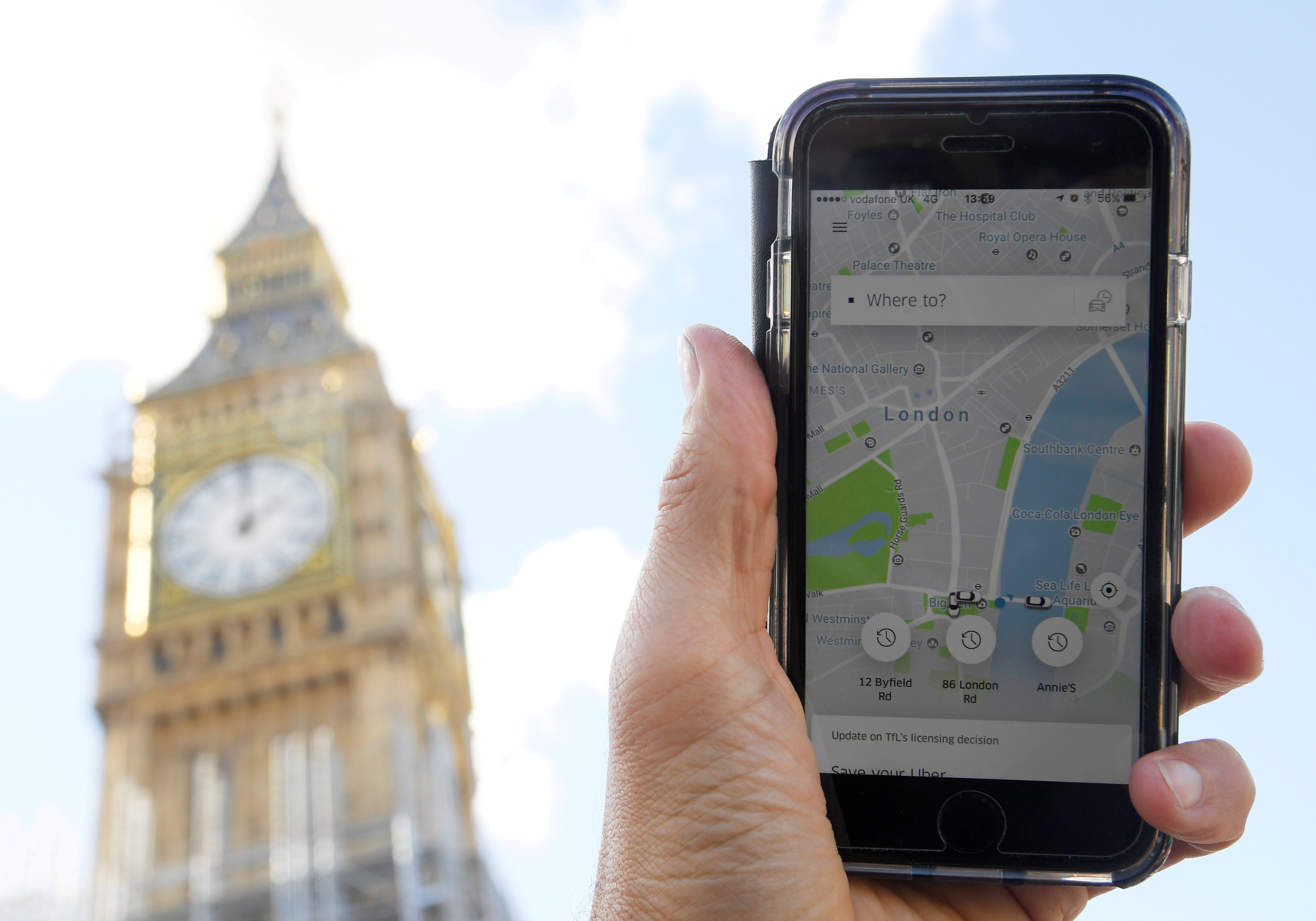 Βρετανία: Στο δικαστήριο η Uber για την ανάκληση αφαίρεσης της άδειας