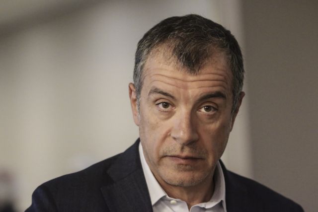 Θεοδωράκης: Η φτώχεια μεγάλωσε, δέσμια των ΣΥΡΙΖΑΝΕΛ η χώρα