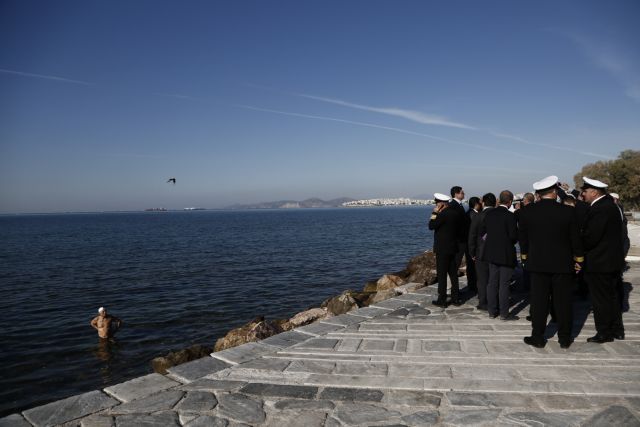 Νέα φιέστα του υπ. Ναυτιλίας για τον καθαρισμό των ακτών