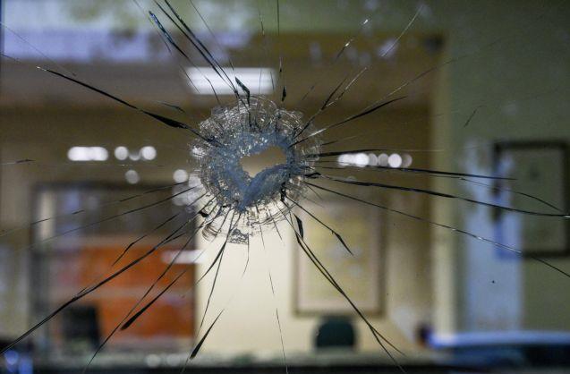 Εισβολή κουκουλοφόρων στο Συμβολαιογραφικό Σύλλογο Εφετείων