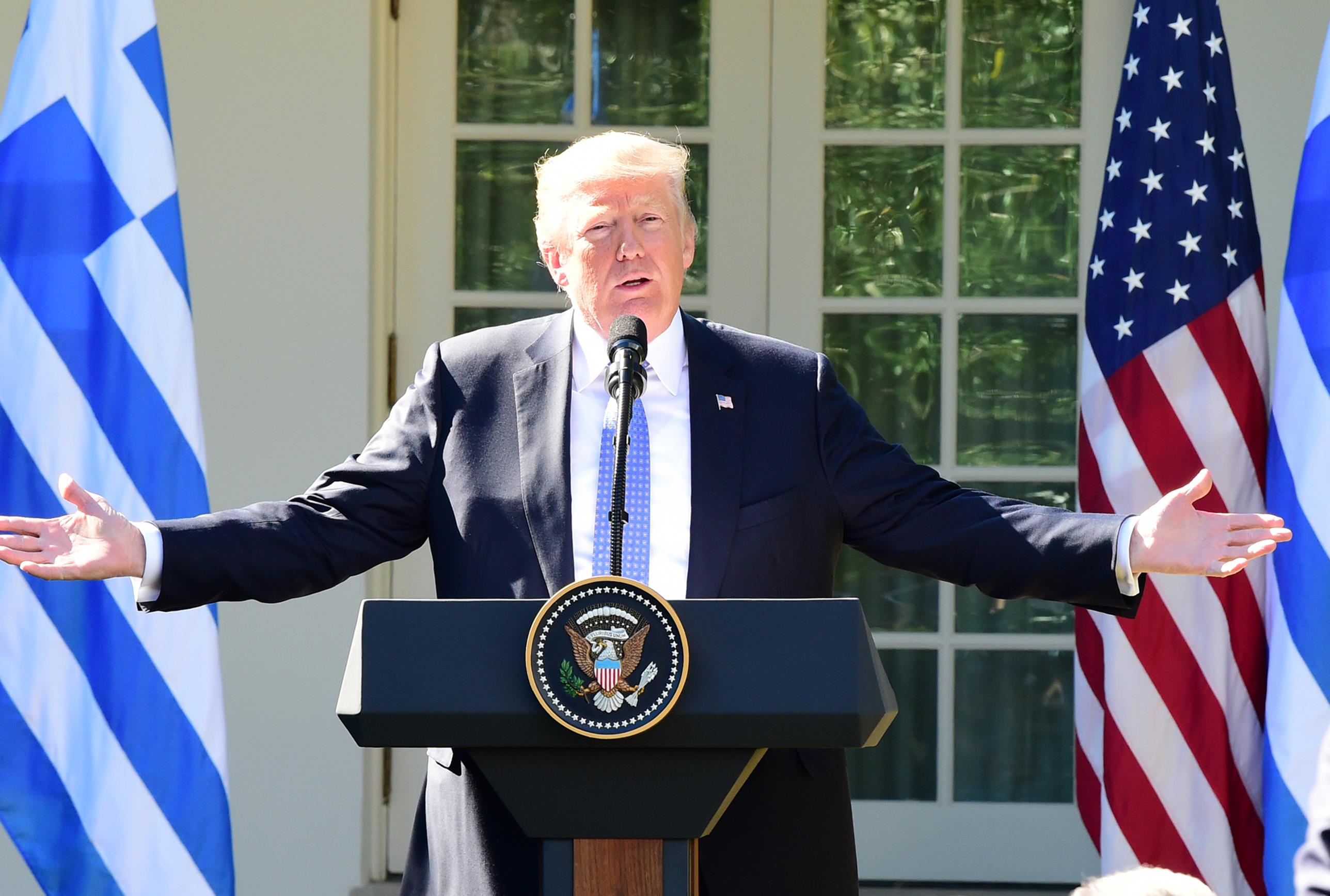 Τραμπ: Θα βοηθήσουμε στο θέμα του χρέους, συνεχίστε τις μεταρρυθμίσεις