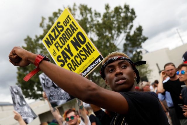 «Να πάτε σπίτια σας ναζί»: Ογκώδης διαδήλωση στο Πανεπιστήμιο Φλόριντας