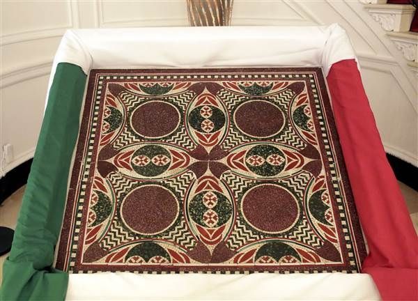 Ψηφιδωτό κλεμμένο από πλοίο του Καλιγούλα επιστρέφει στη Ρώμη από την ΝΥ