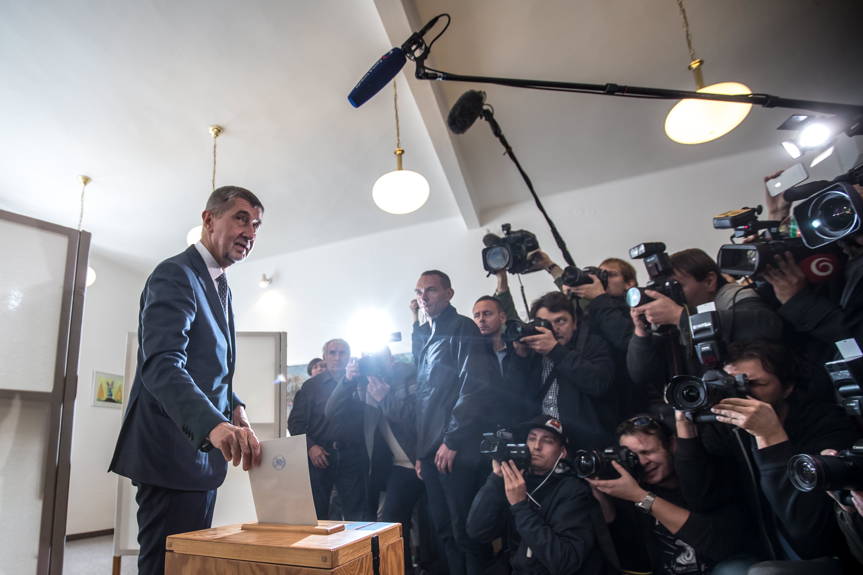 Τσεχία: Συνεχίζεται η εκλογική διαδικασία με φαβορί τον Αντρέι Μπάμπις