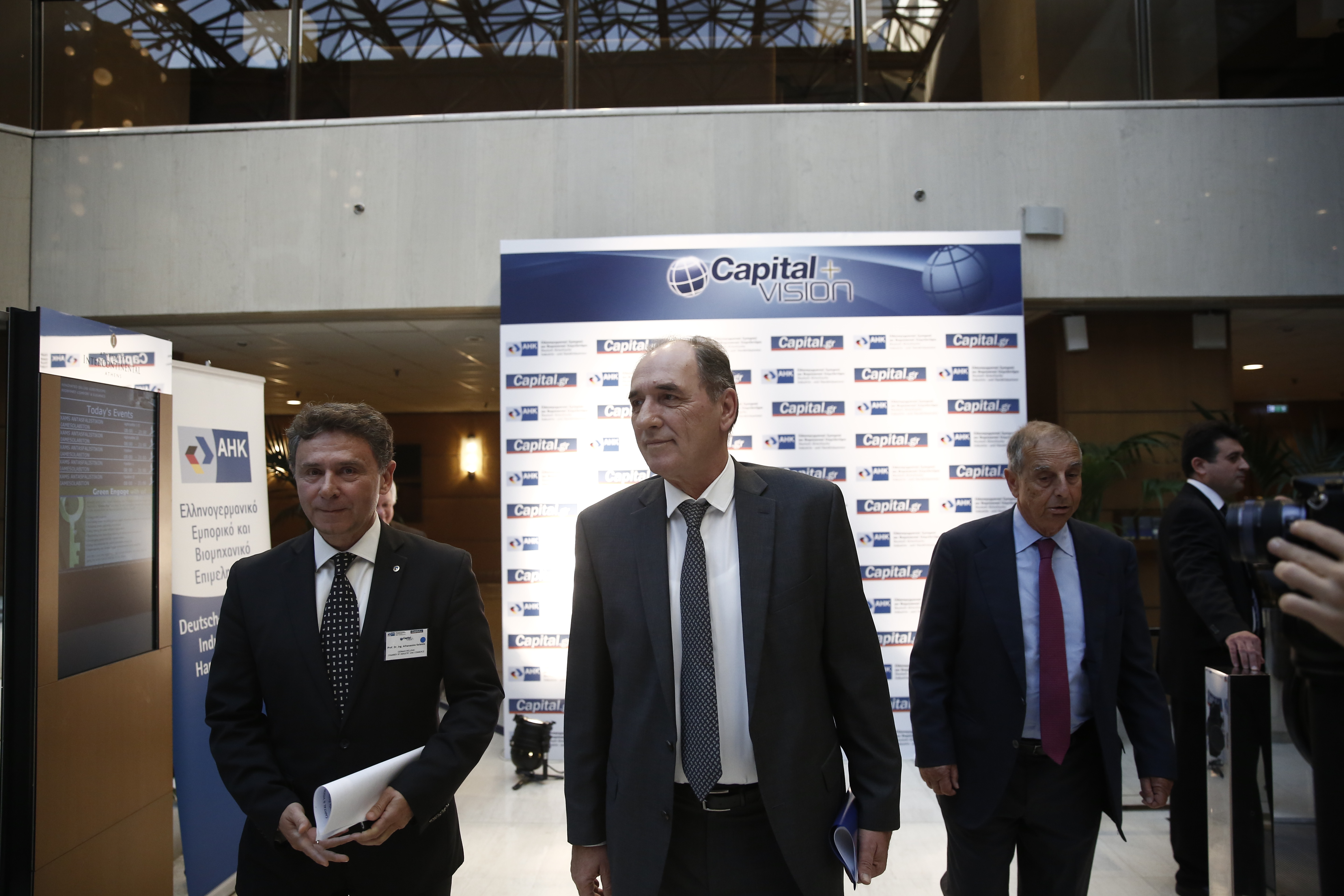 Σταθάκης: Έρχονται τρία νομοσχέδια για υποθηκοφυλακεία και ενέργεια