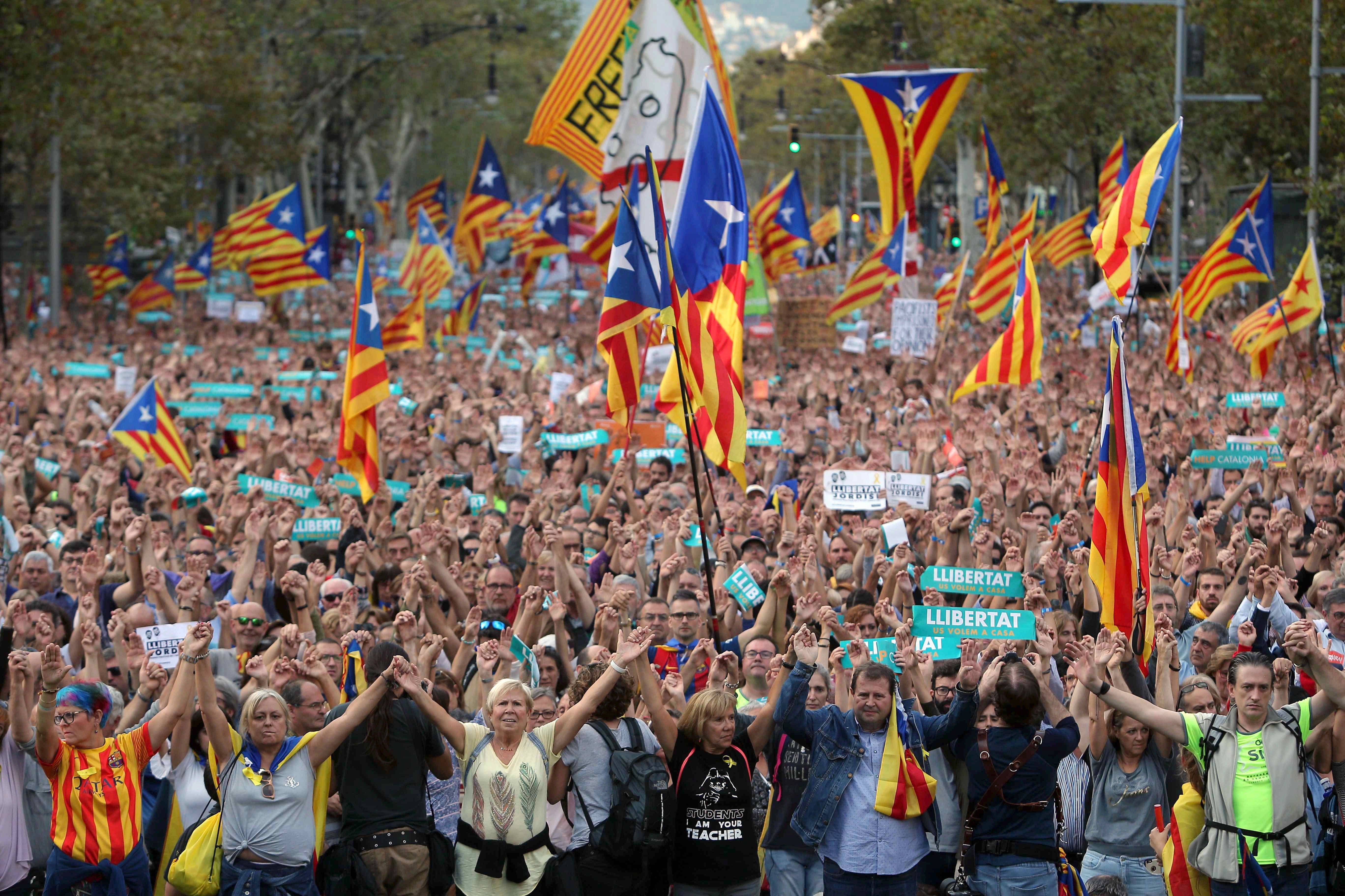 Καταλονία: Ένα βήμα πριν από την κήρυξη της ανεξαρτησίας