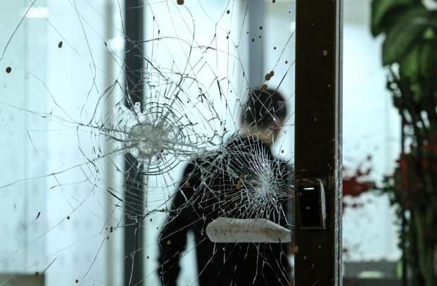 Ταυτοποιήθηκαν τρία άτομα για την επίθεση στα γραφεία του «Έθνους»