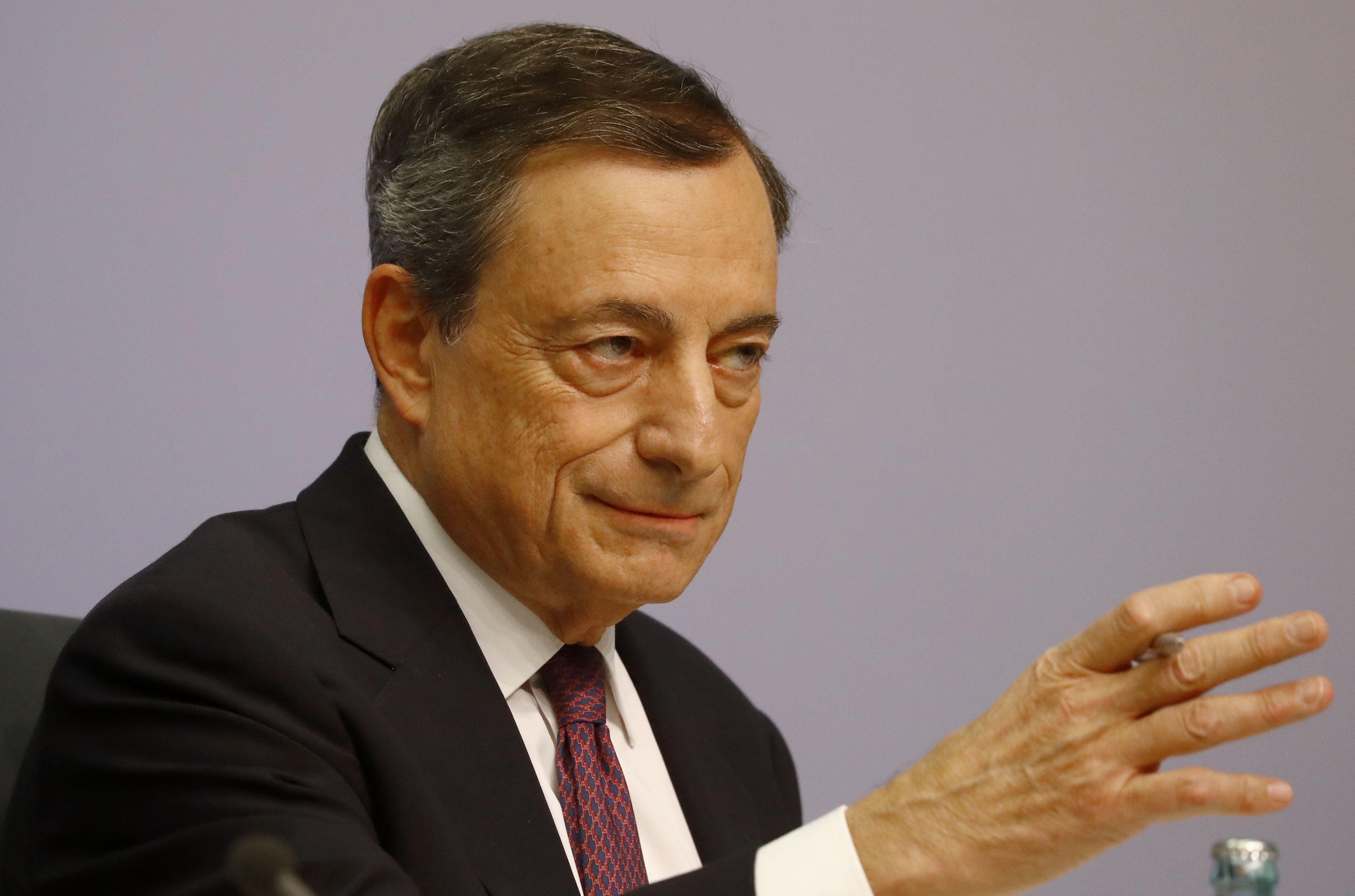 Ντράγκι: Σε ετοιμότητα για αύξηση του QE εάν κριθεί αναγκαίο