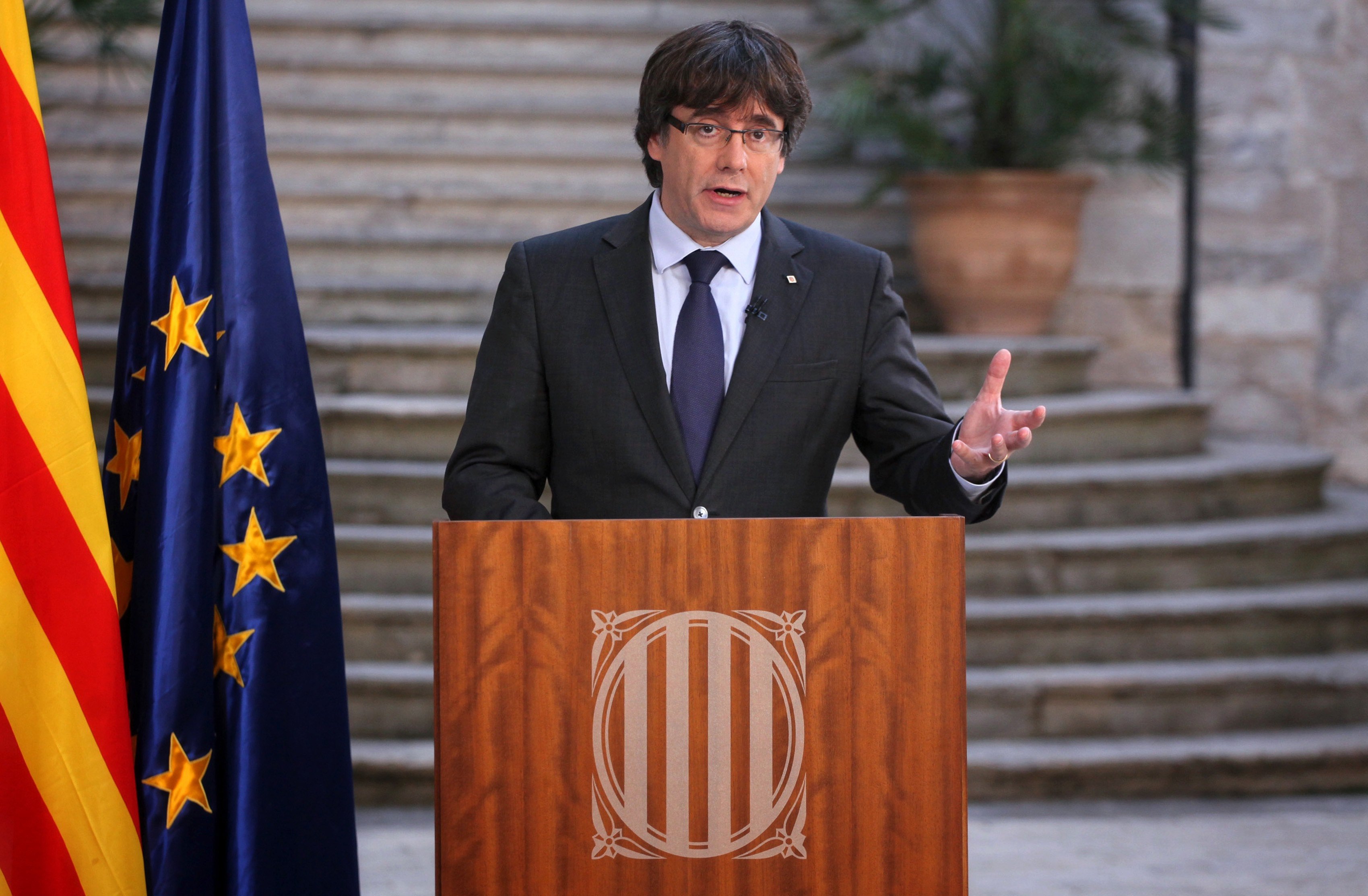 Καταλονία: Ο Πουτζδεμόντ καλεί σε «δημοκρατική αντίσταση»