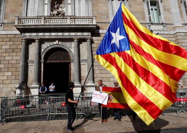 Επαφές Αθήνας – Μαδρίτης για το θέμα της Καταλονίας
