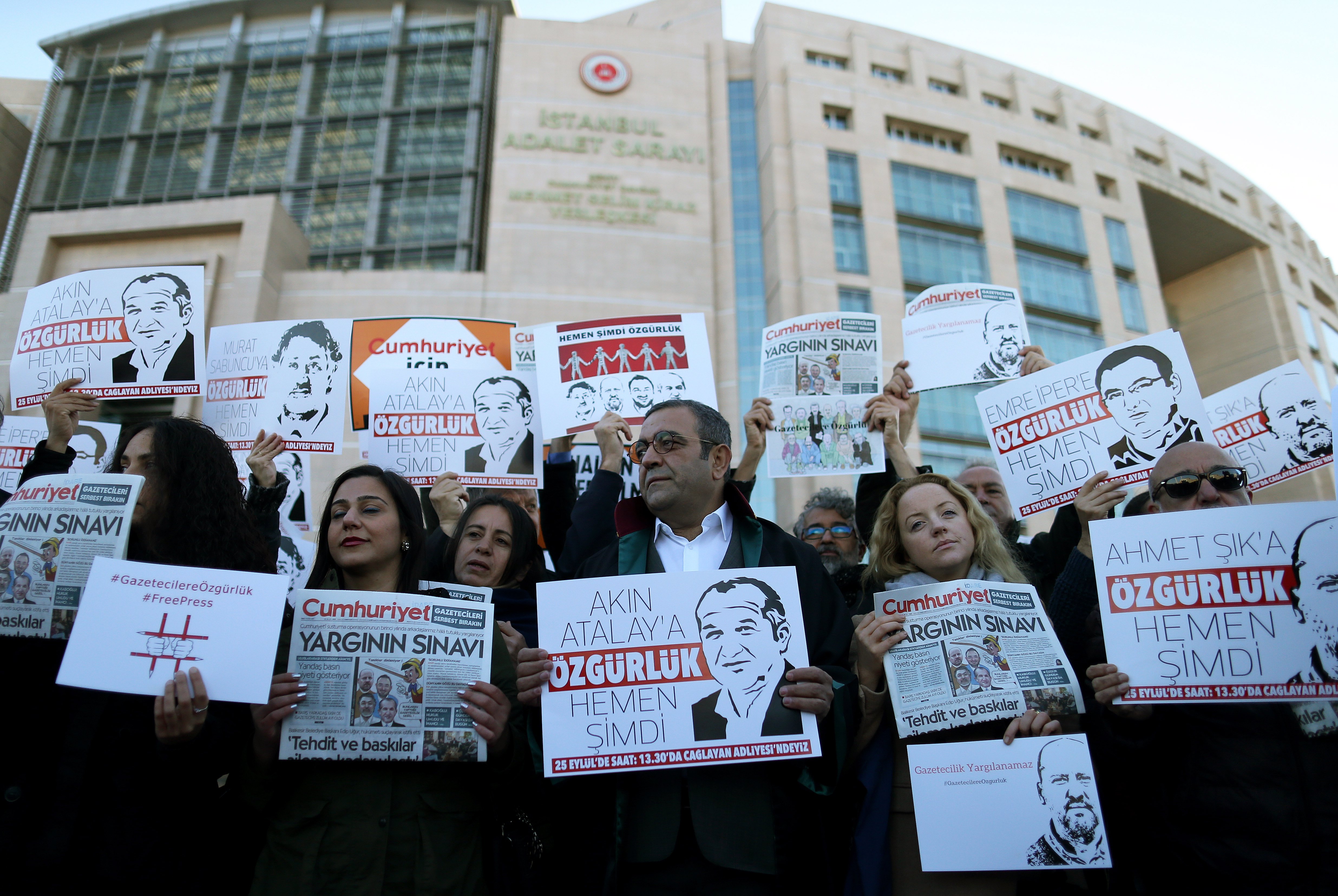 Τουρκία: Επαναλαμβάνεται η δίκη στελεχών της Cumhuriyet