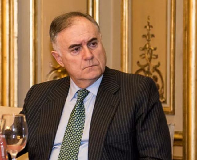 Κατεβάζει τους τόνους o πρέσβης της Ισπανίας για την Καταλονία