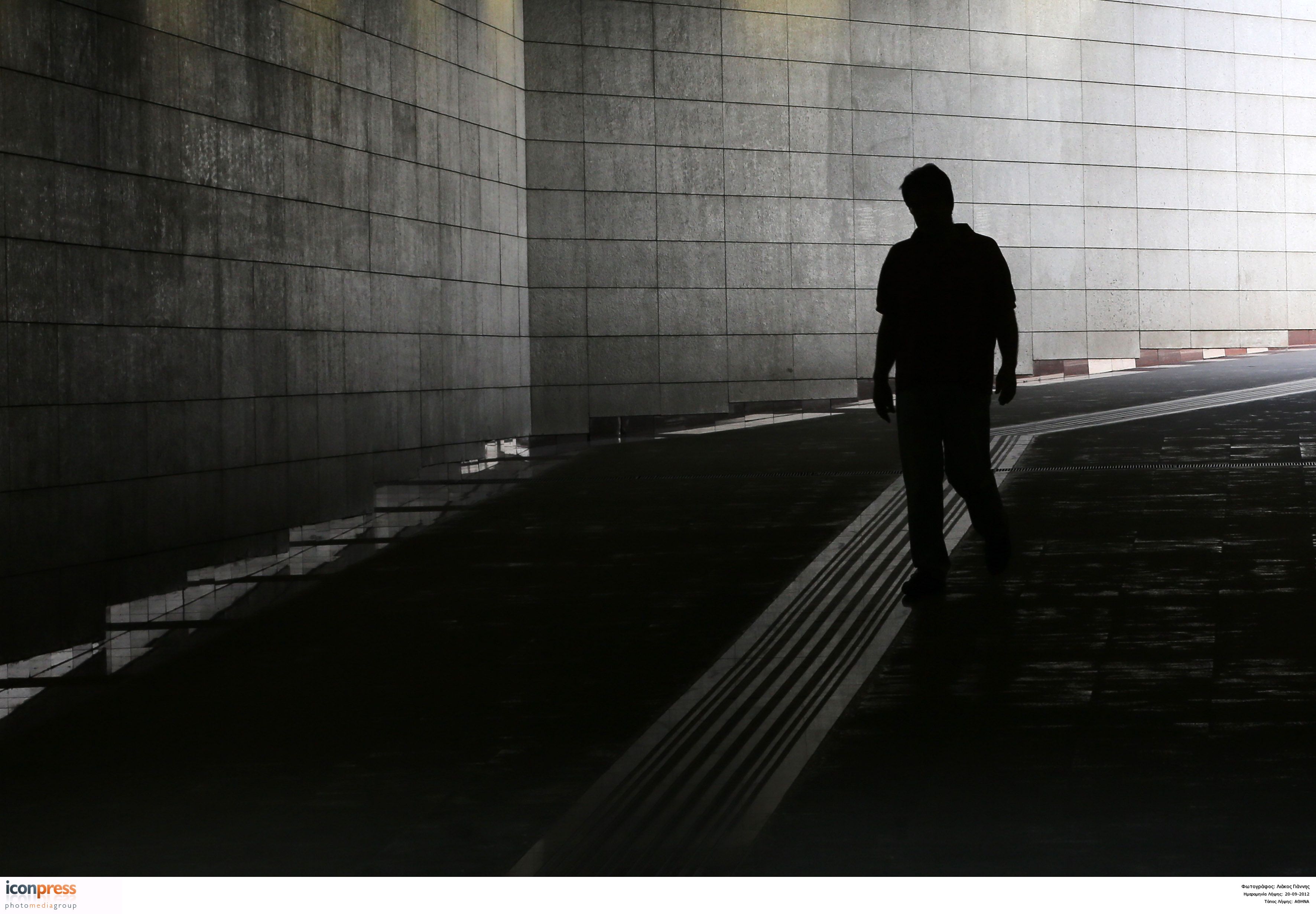 Αντιμέτωπα με τη φτώχεια τέσσερα στα δέκα παιδιά στην Ελλάδα