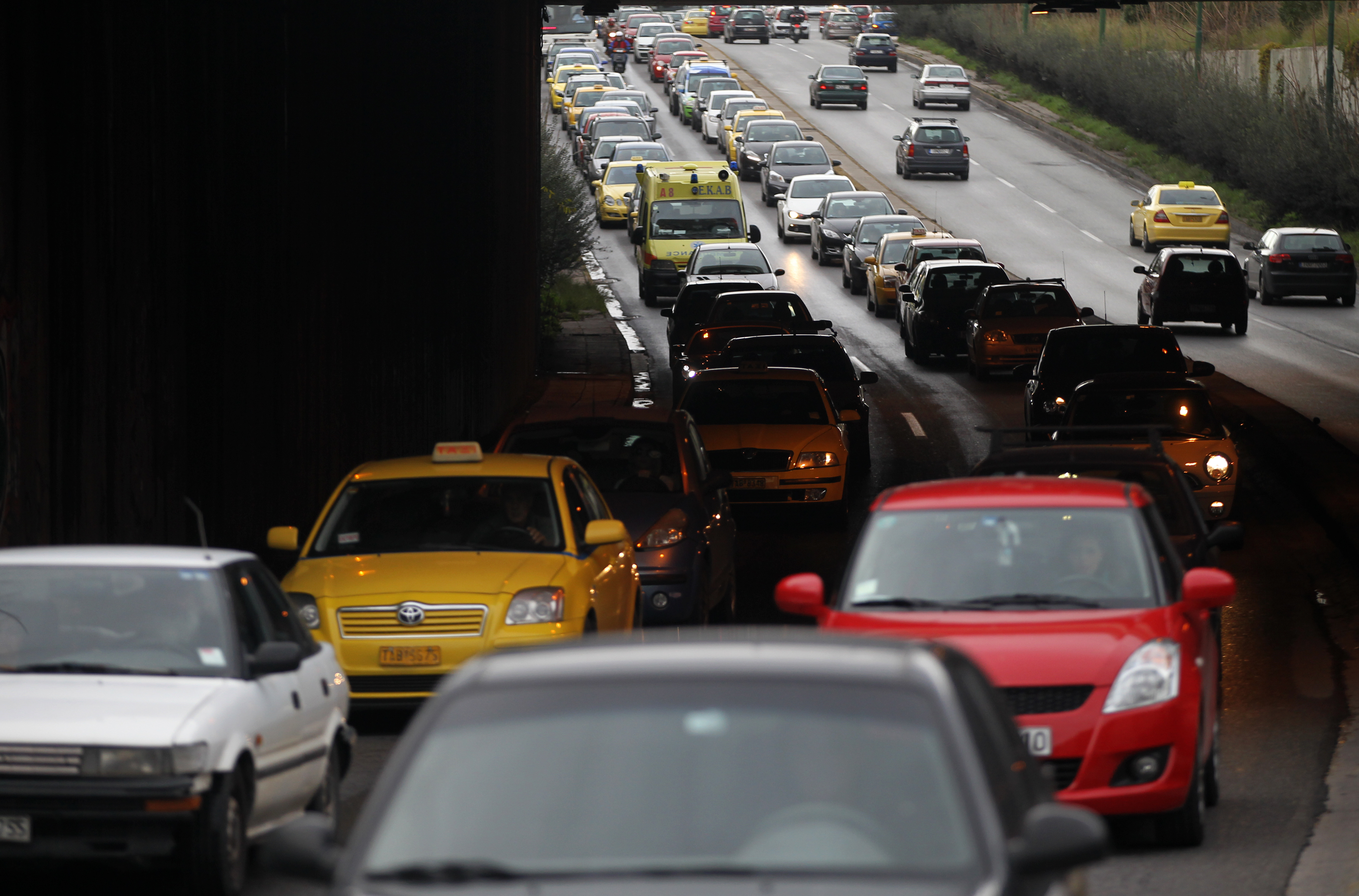 Αντιδράσεις εισαγωγέων αυτοκινήτων για το ν/σ Σπίρτζη