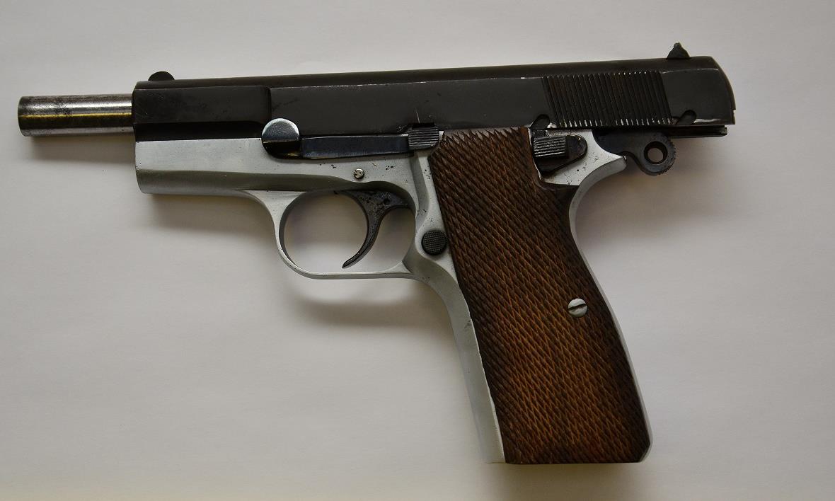 Αγρίνιο: Μαθητές βρήκαν πυροβόλο όπλο κρυμμένο σε σχολείο