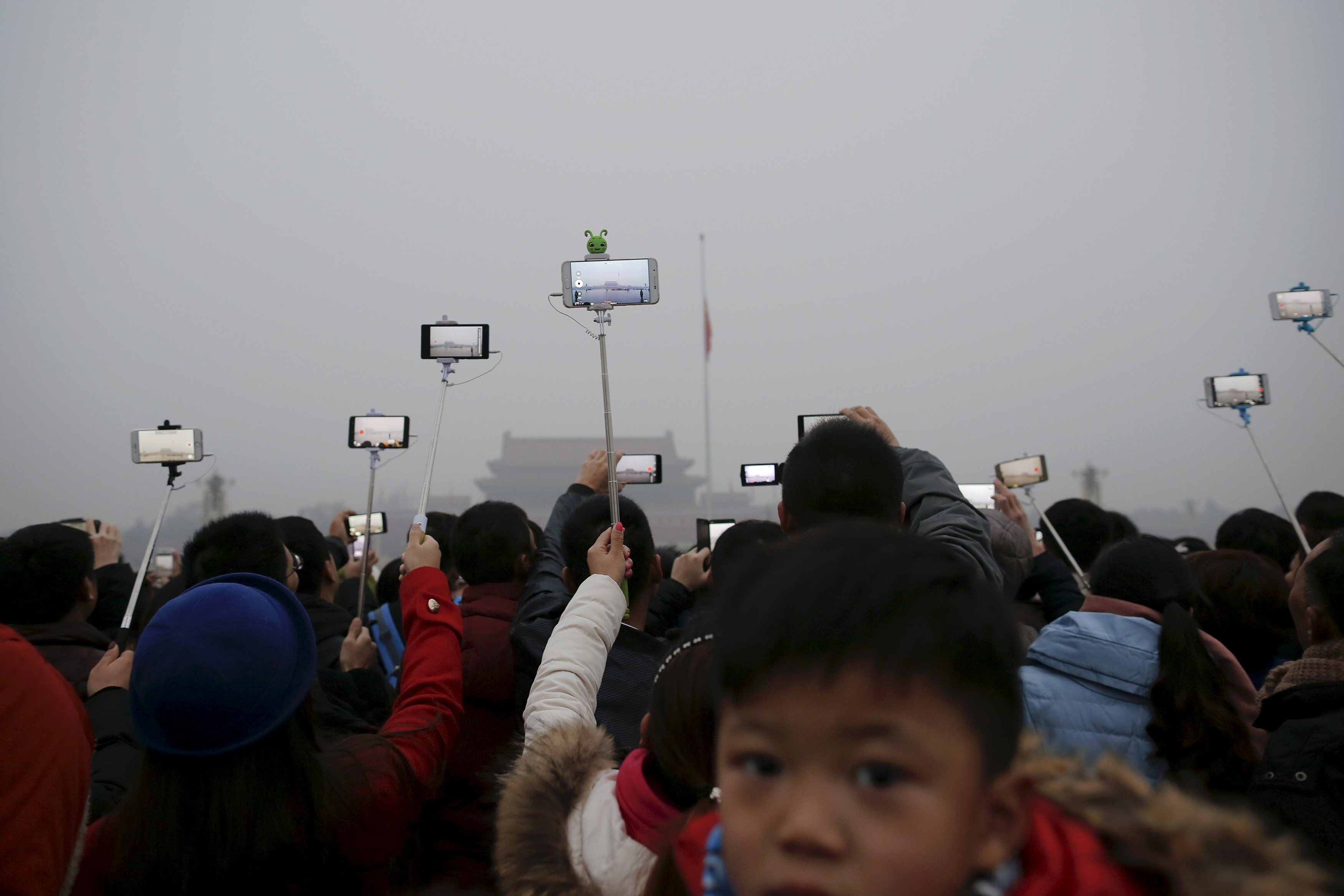 Πεκίνο: «Πορτοκαλί συναγερμός» λόγω ατμοσφαιρικής ρύπανσης